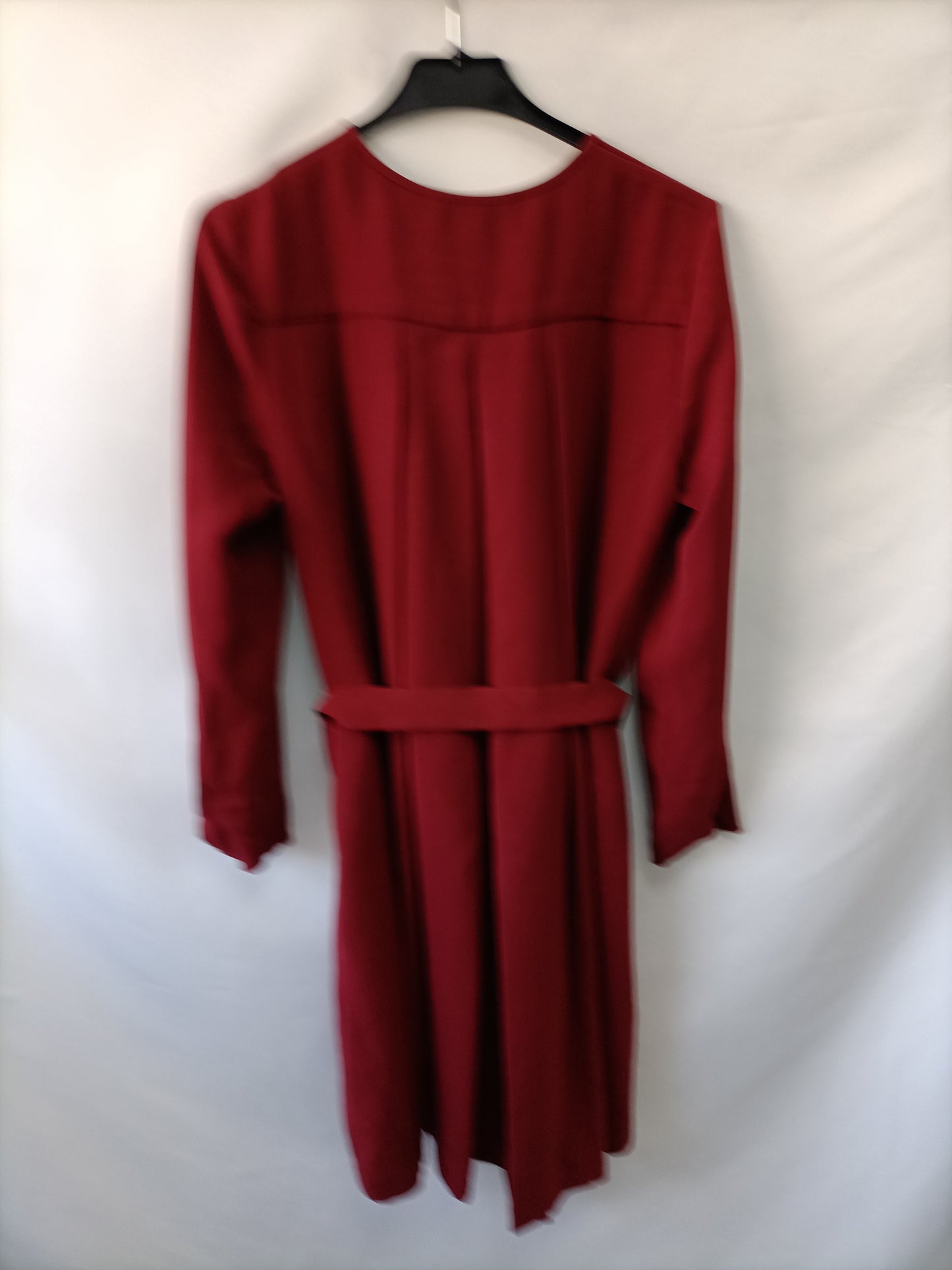 TARA JARMON. Vestido burdeos T.36