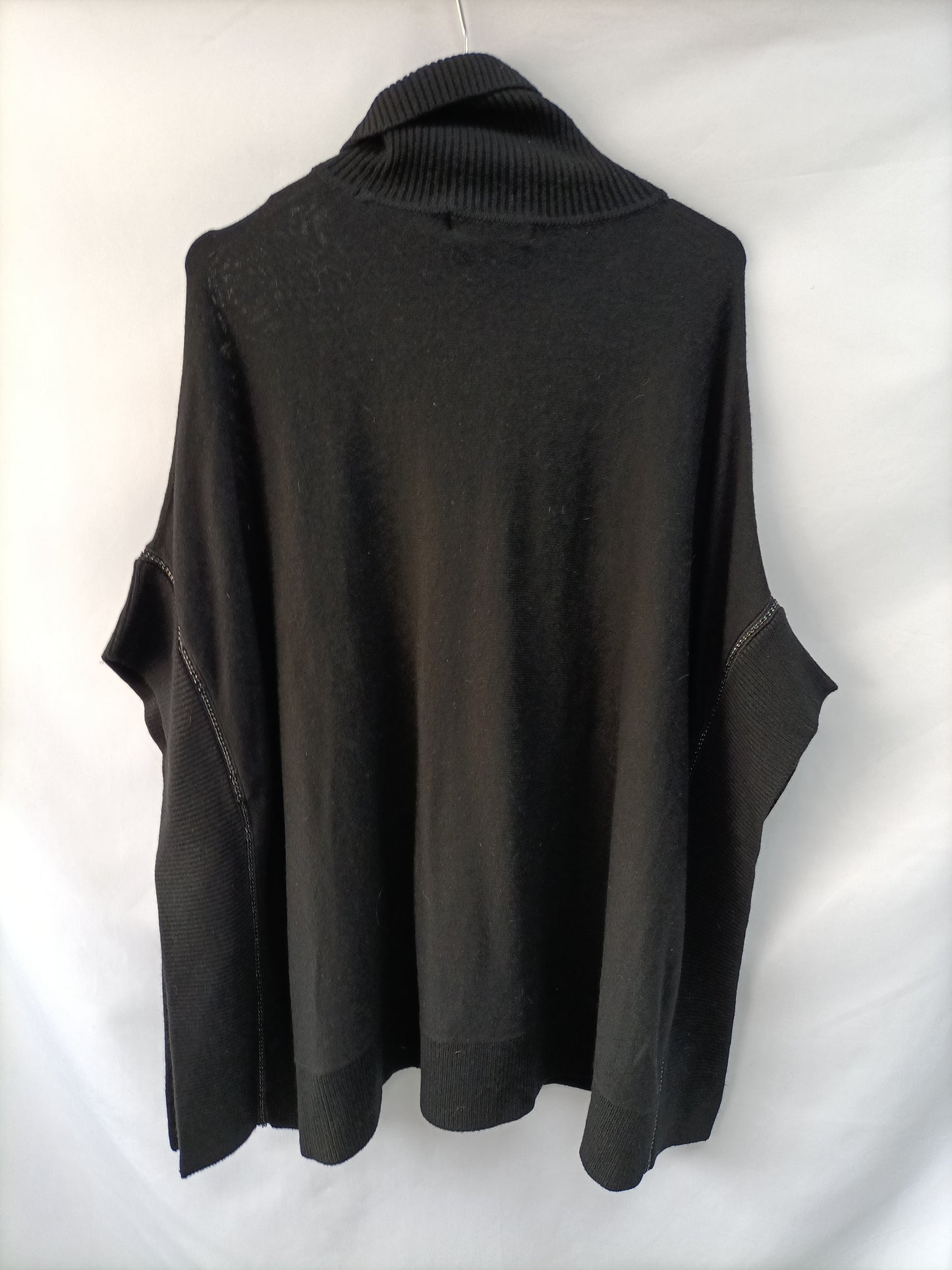 KAREN MILLEN. Poncho punto negro T.xs/s