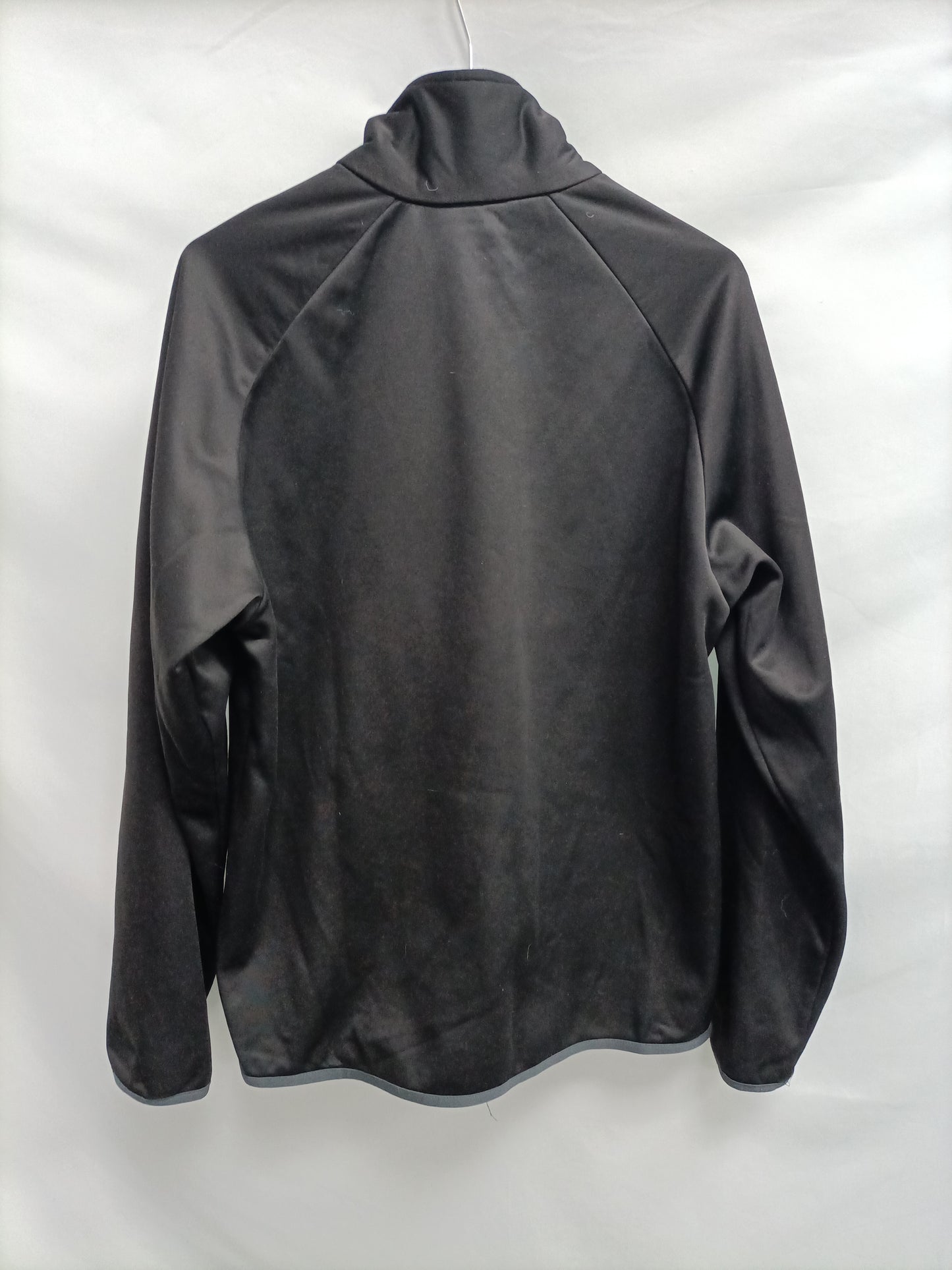 QUECHUA. Cortavientos negro T.m