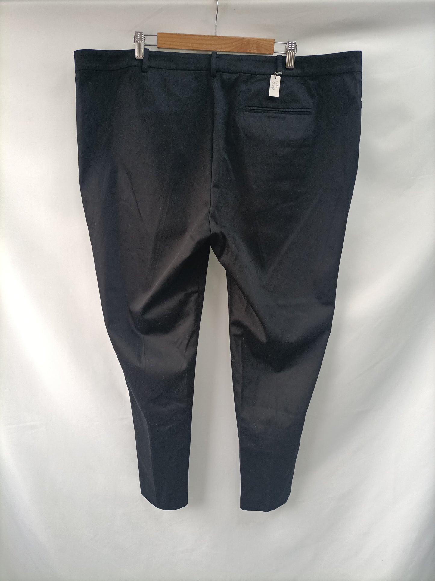 RALPH LAUREN. Pleated trousers