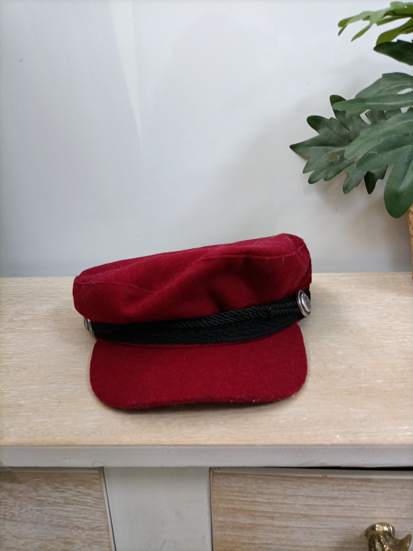 OTRAS. Gorra paño Burdeos T.57