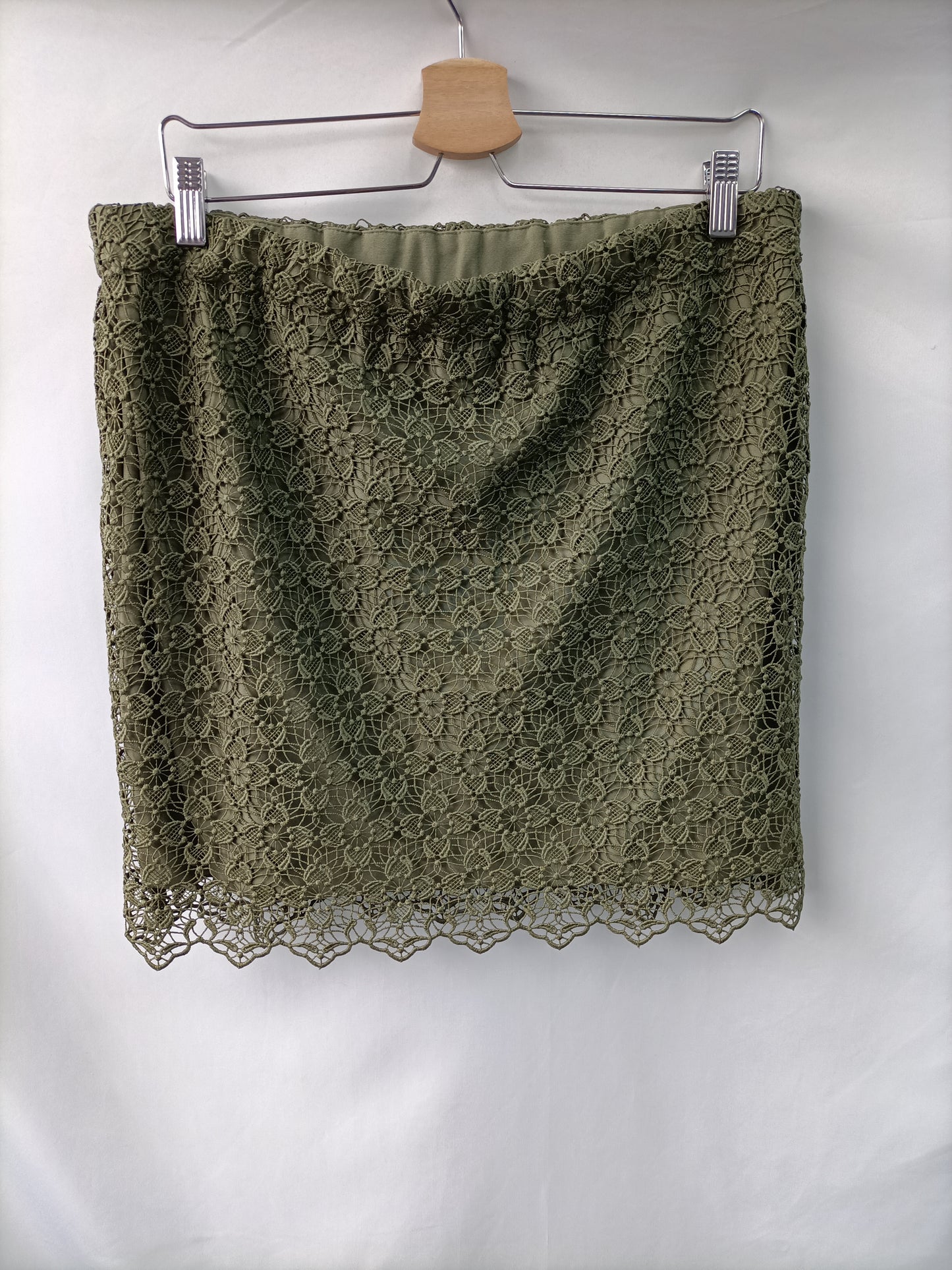 H&M.Falda encaje T.44