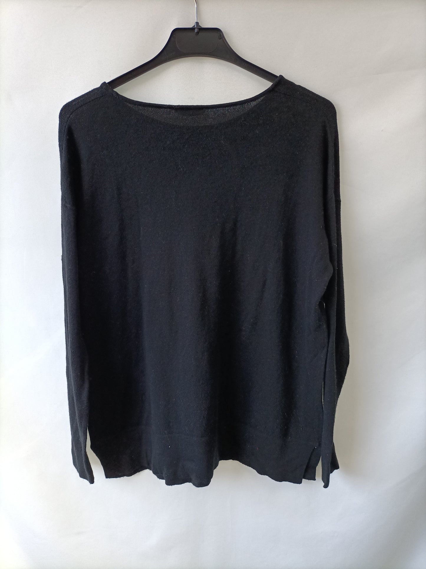 PULL&BEAR. Thin black Ts sweater