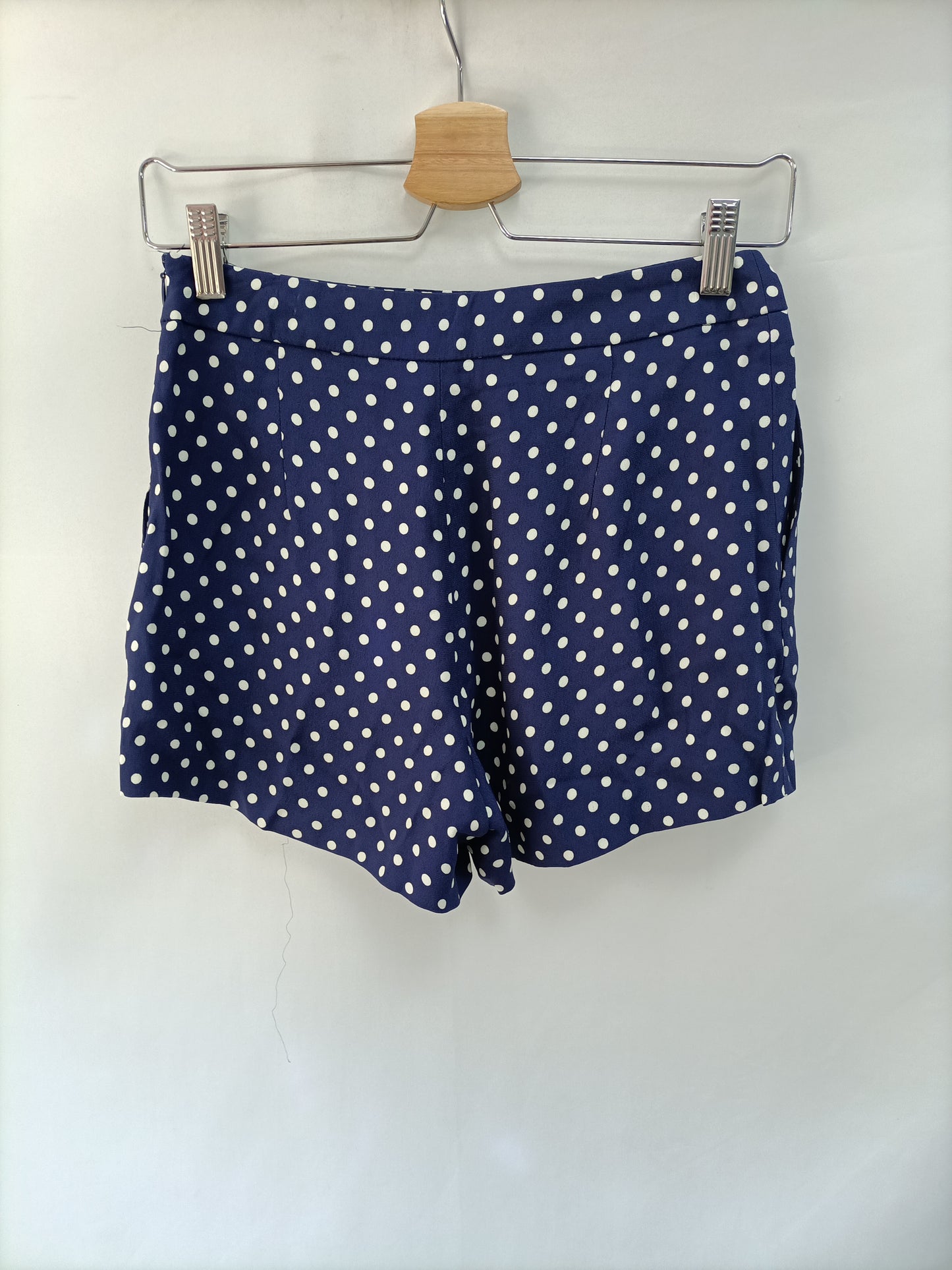 ZARA. Blue shorts with white polka dots T.xs