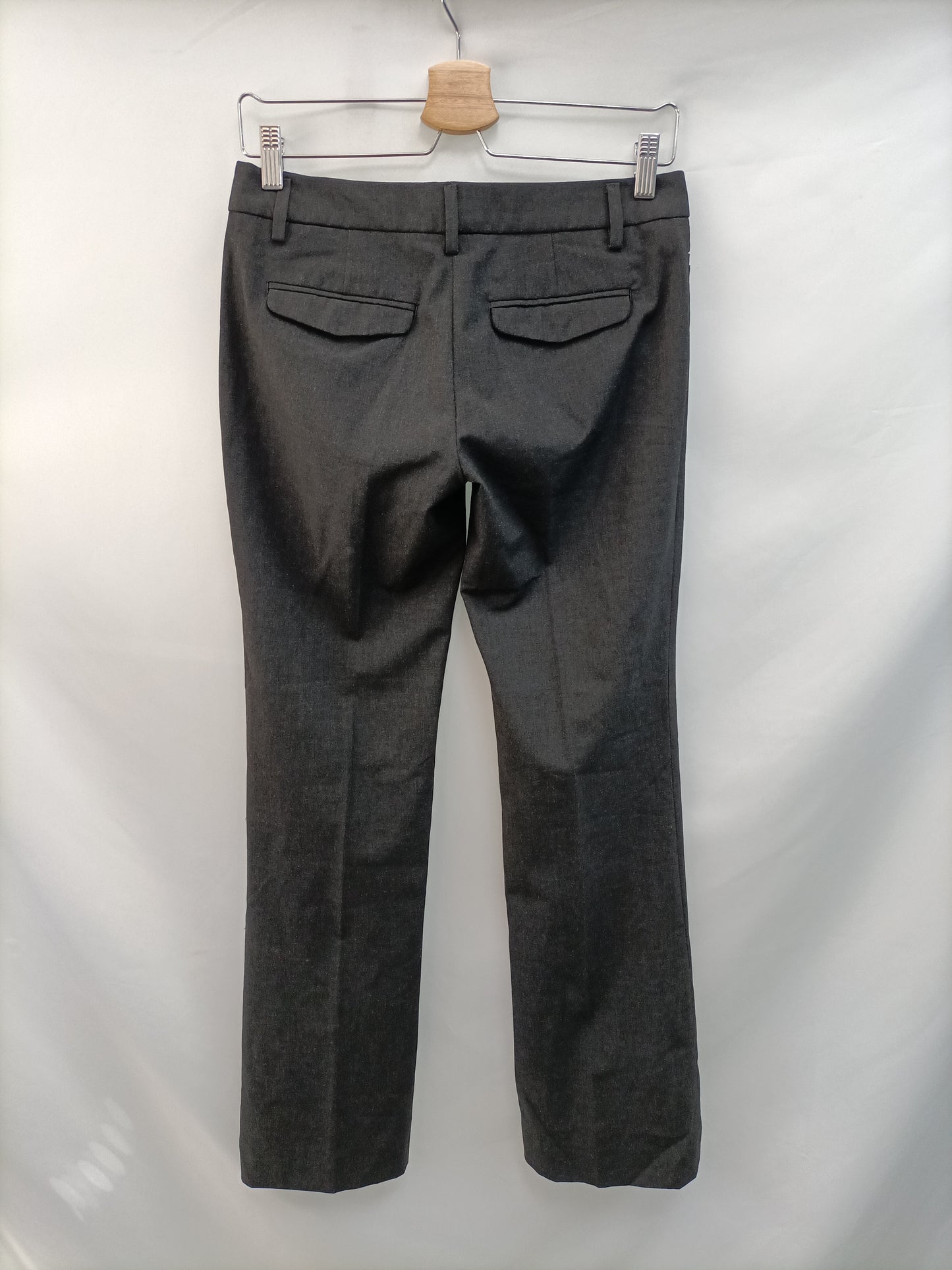 GAP. Pantalón gris pinzas T.38