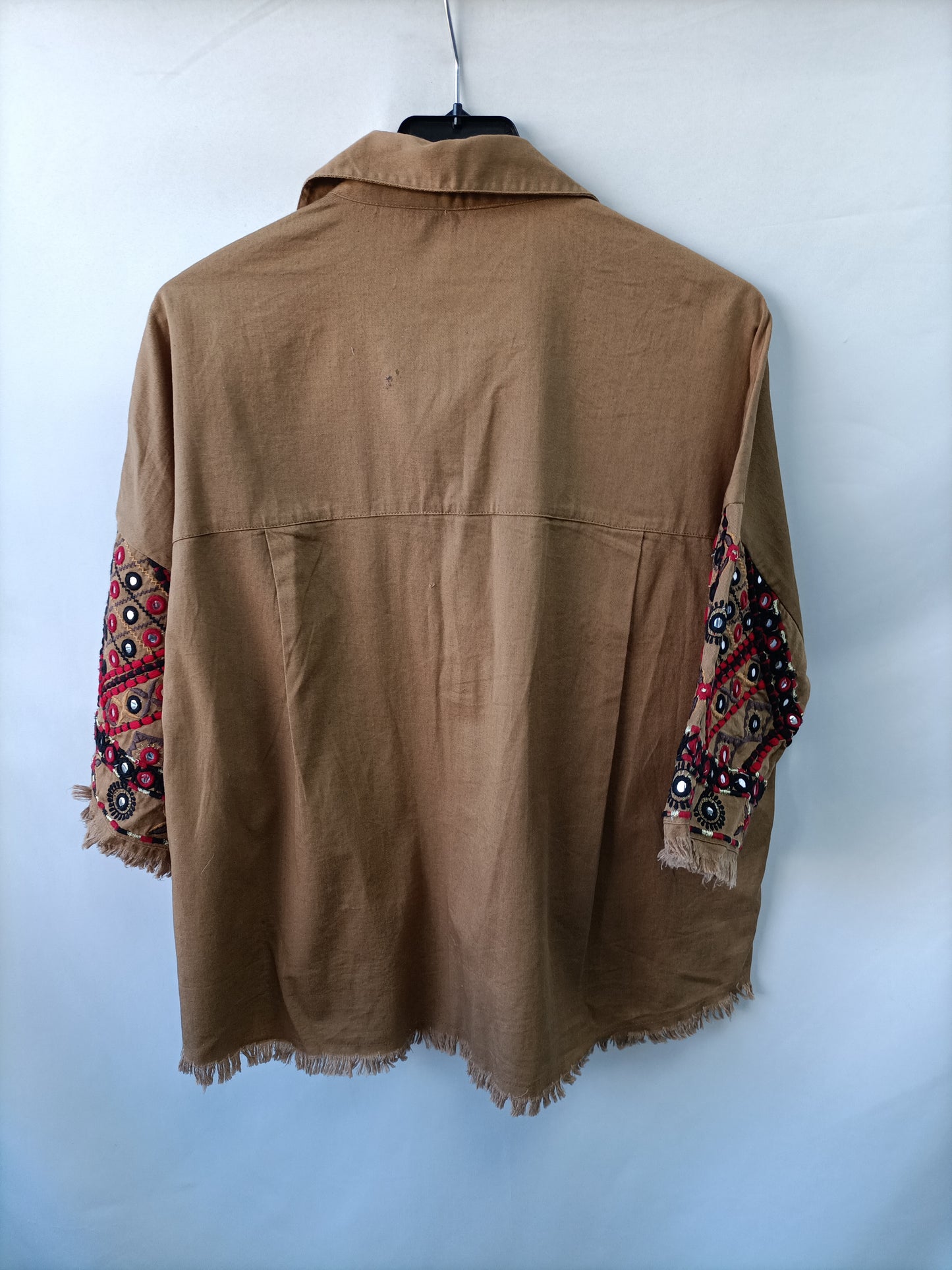 MANGO. Camel-sleeved shirt with TM sleeves