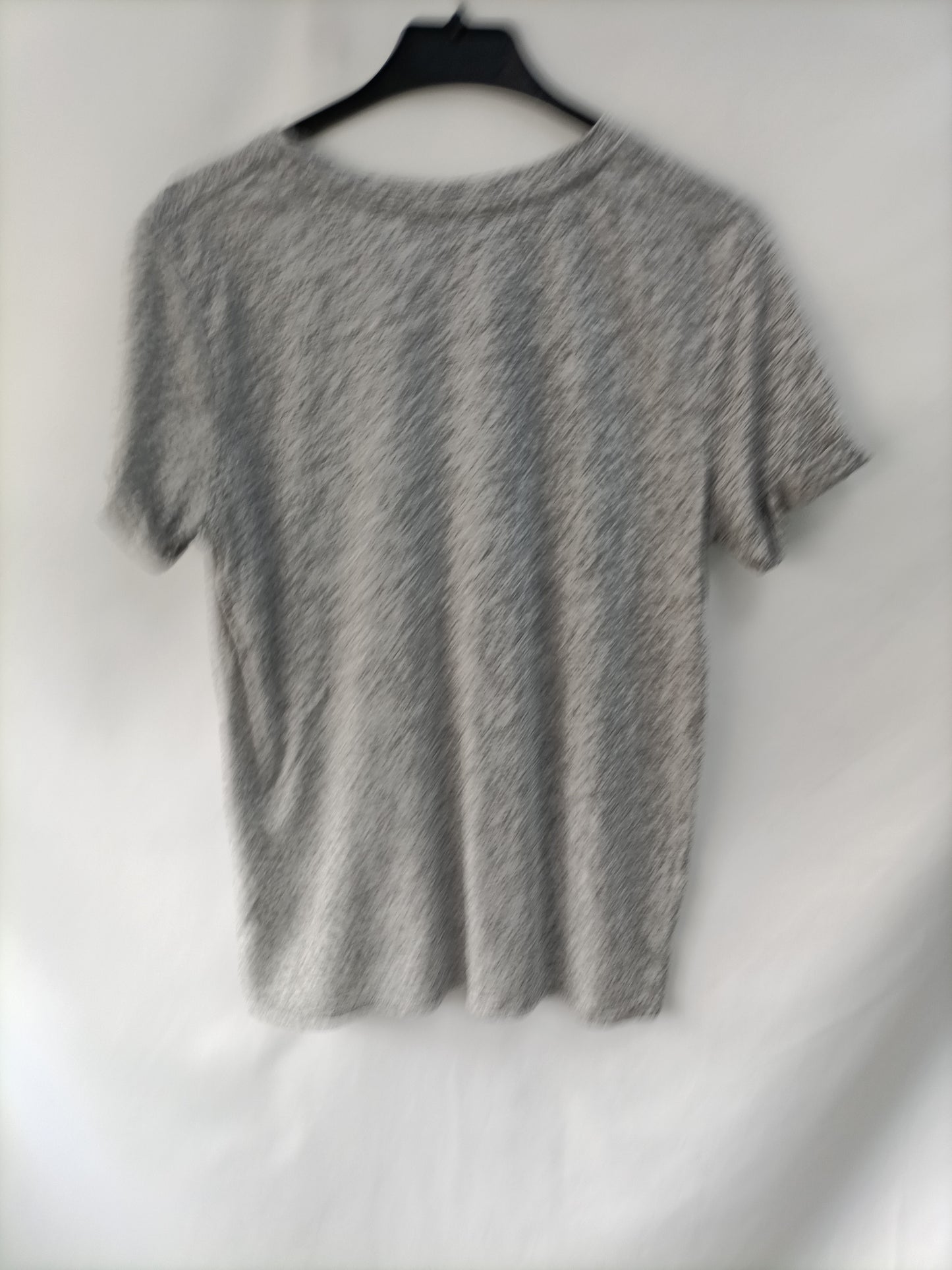 BERSHKA. Camiseta gris T.l
