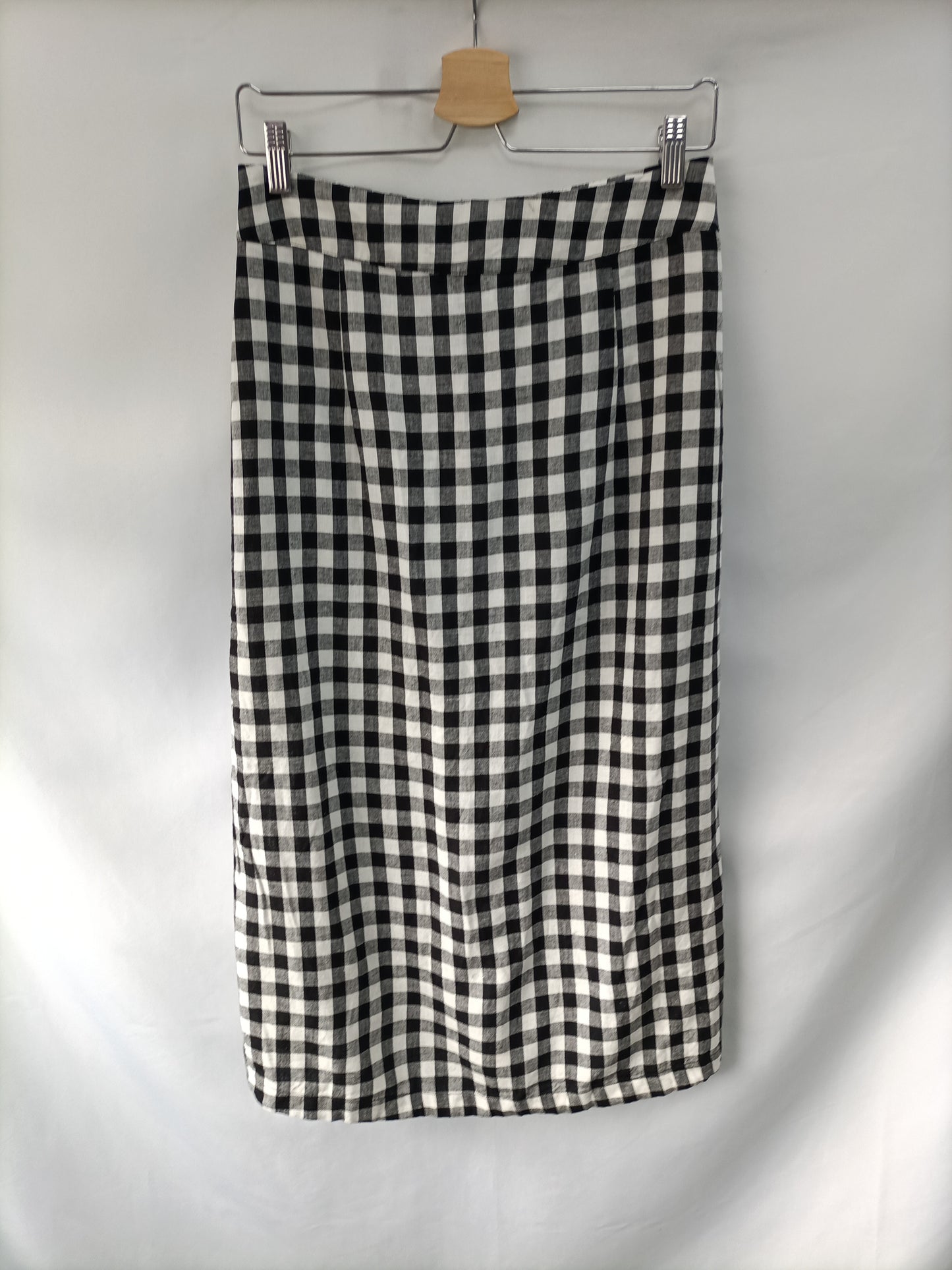 BERSHKA. Checkered midi skirt Tm
