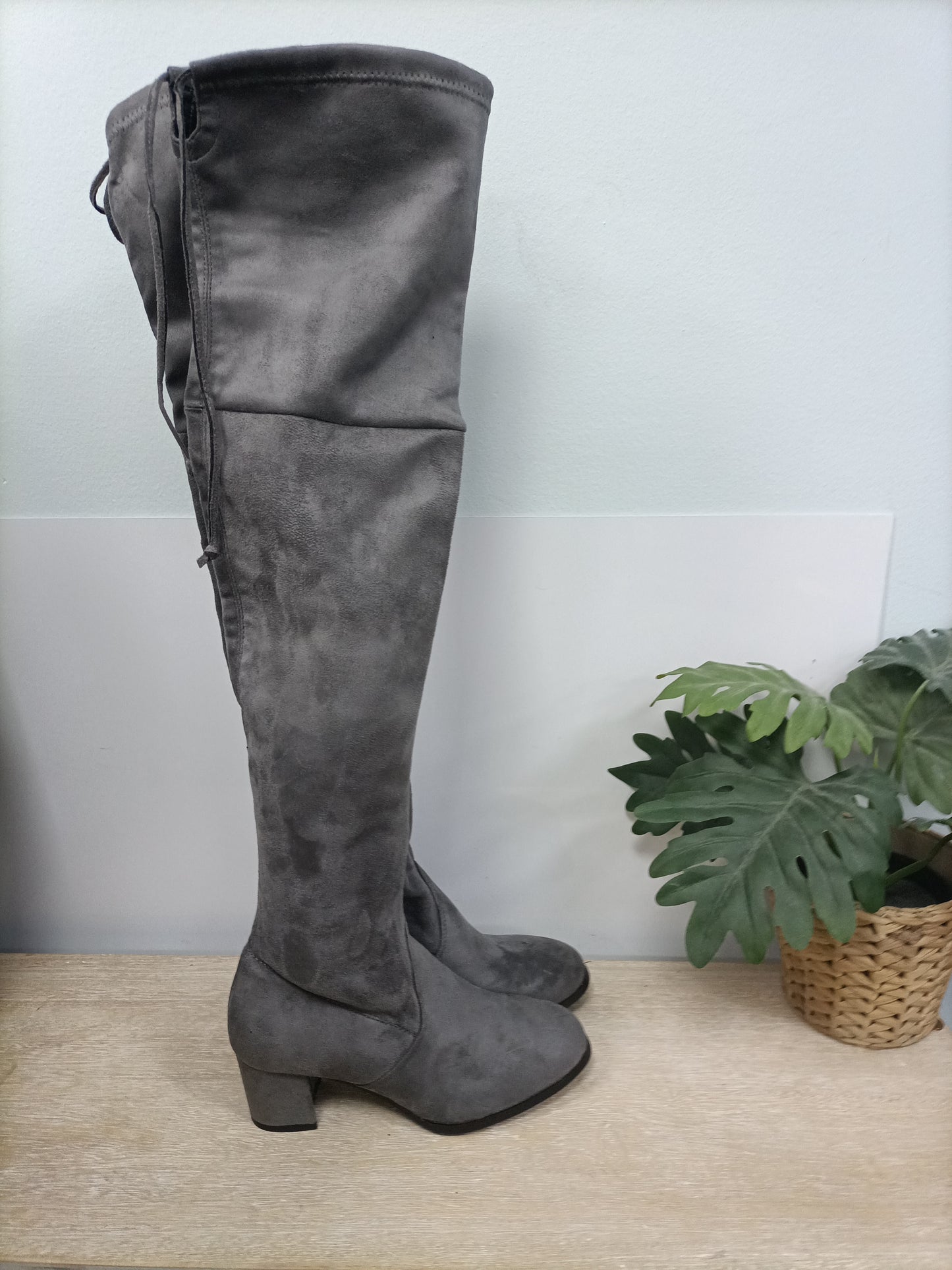 OTRAS.Botas altas antelina grises t.39