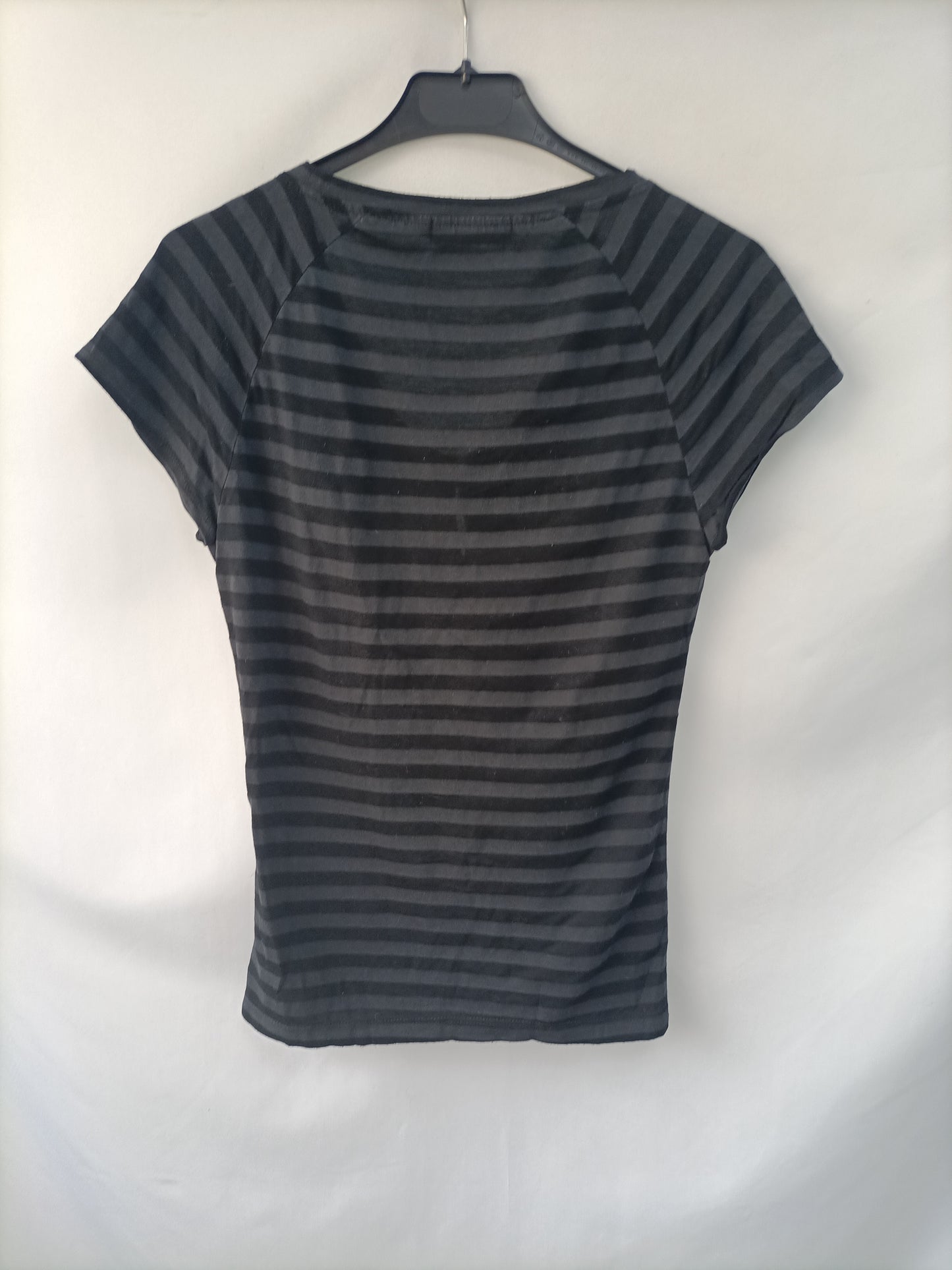 ICHI. Black striped T-shirt