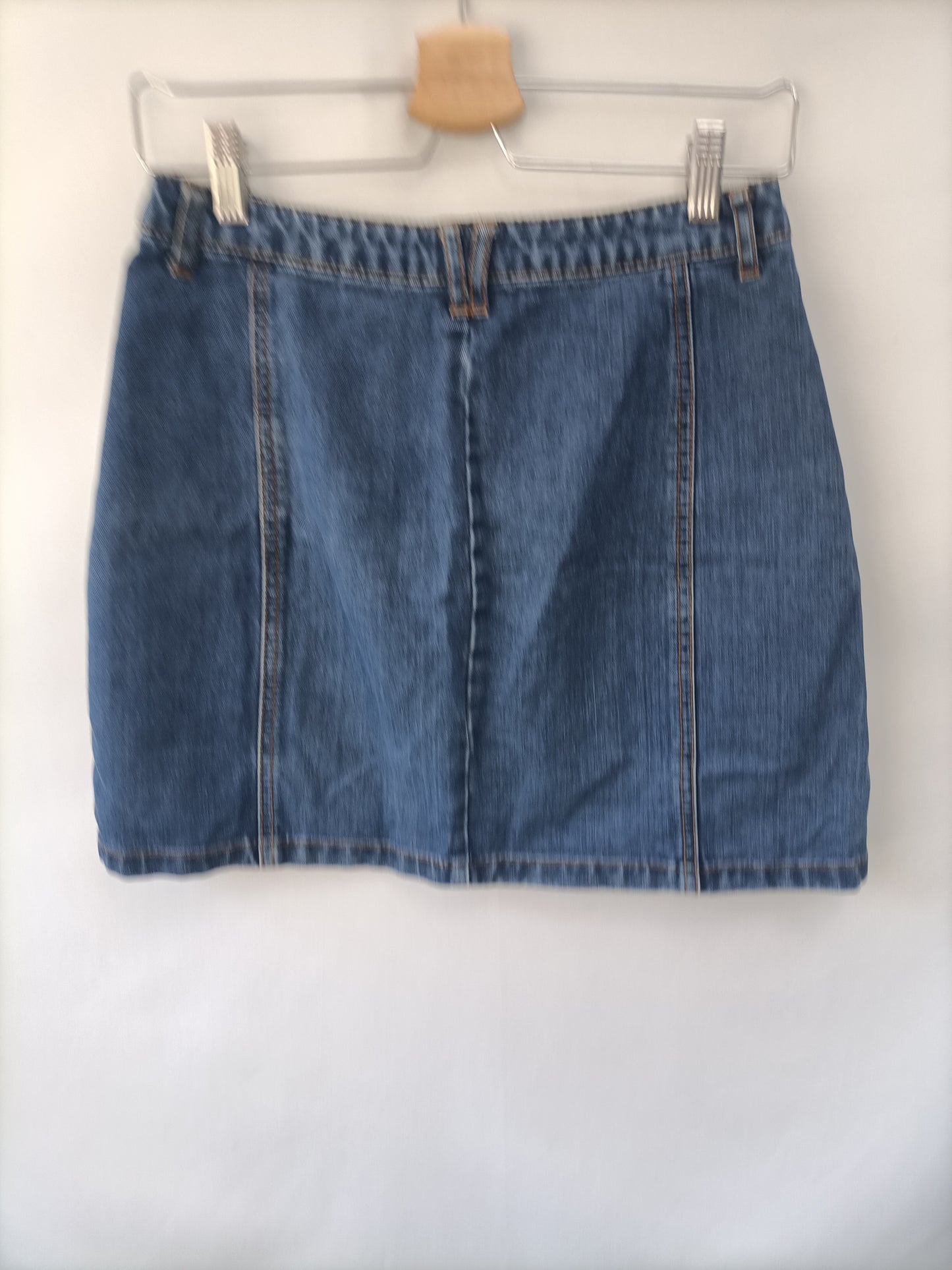 STRADIVARIUS. Falda denim Botones T.38