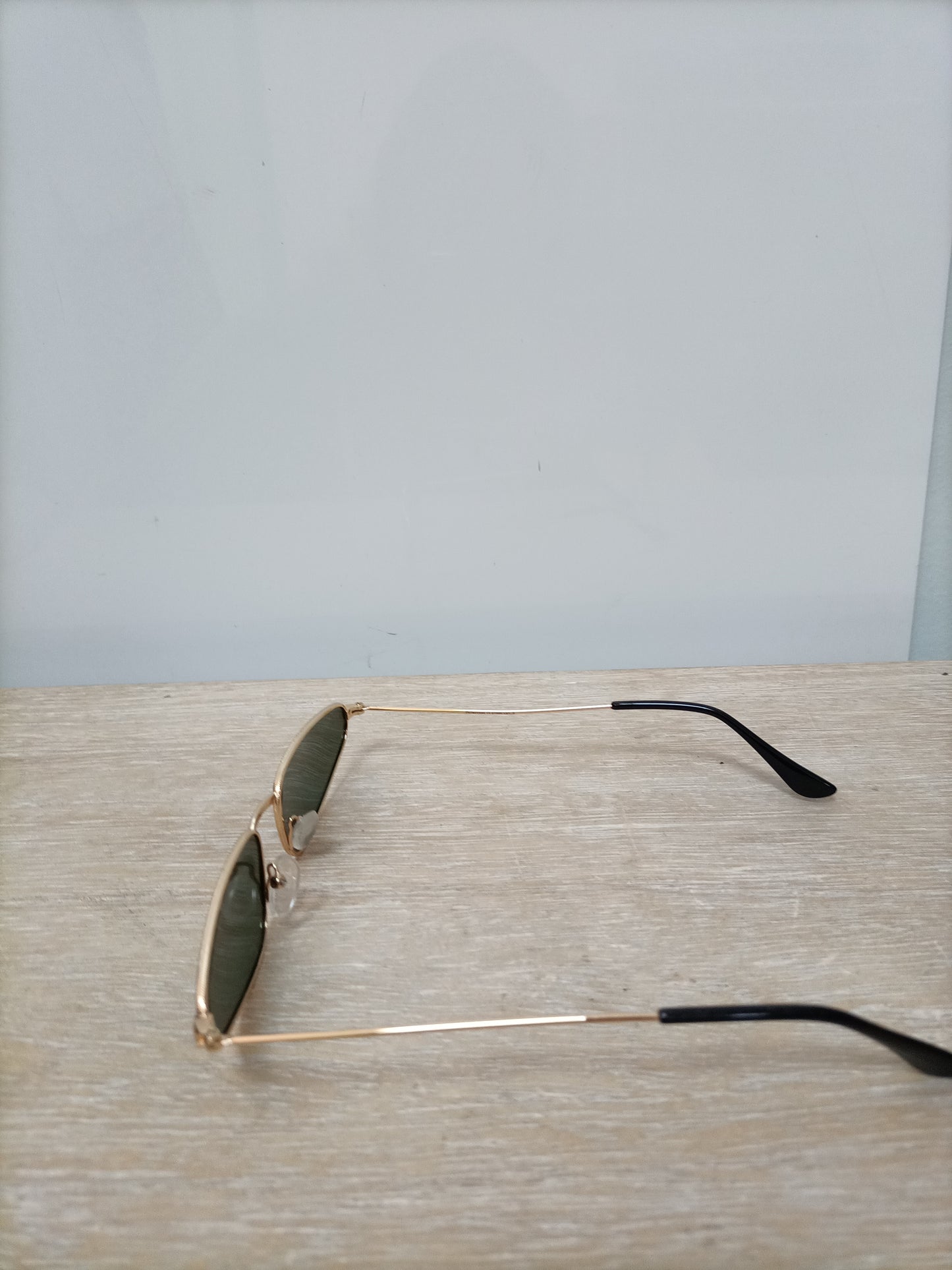 OTRAS. Gafas triangulares