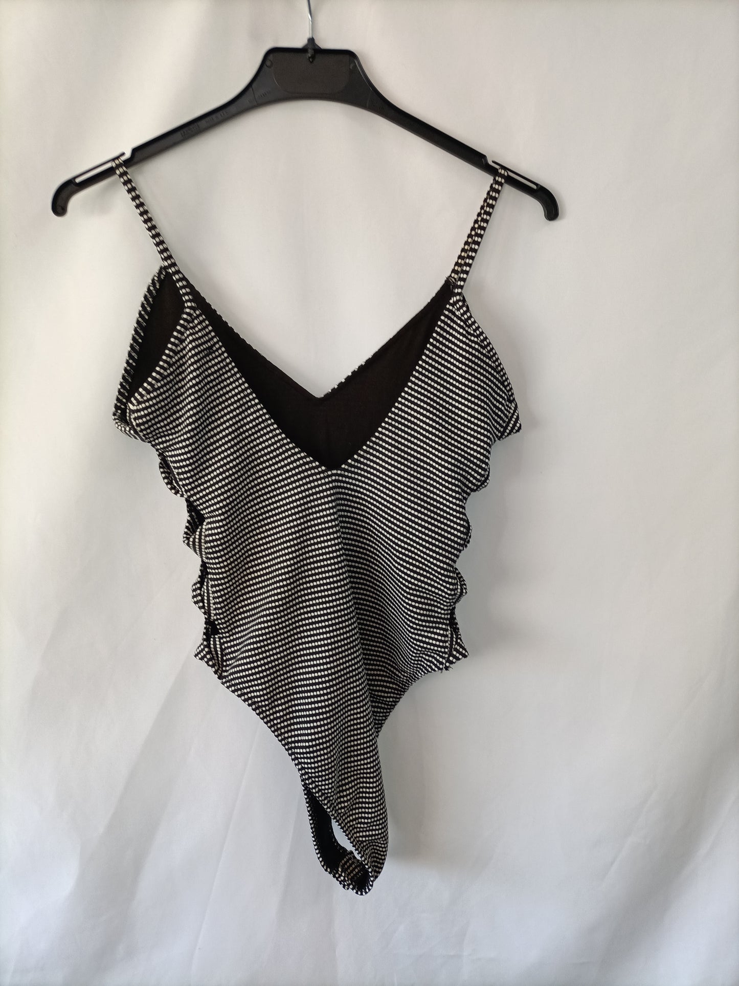 BERSHKA. Body bicolor T.s