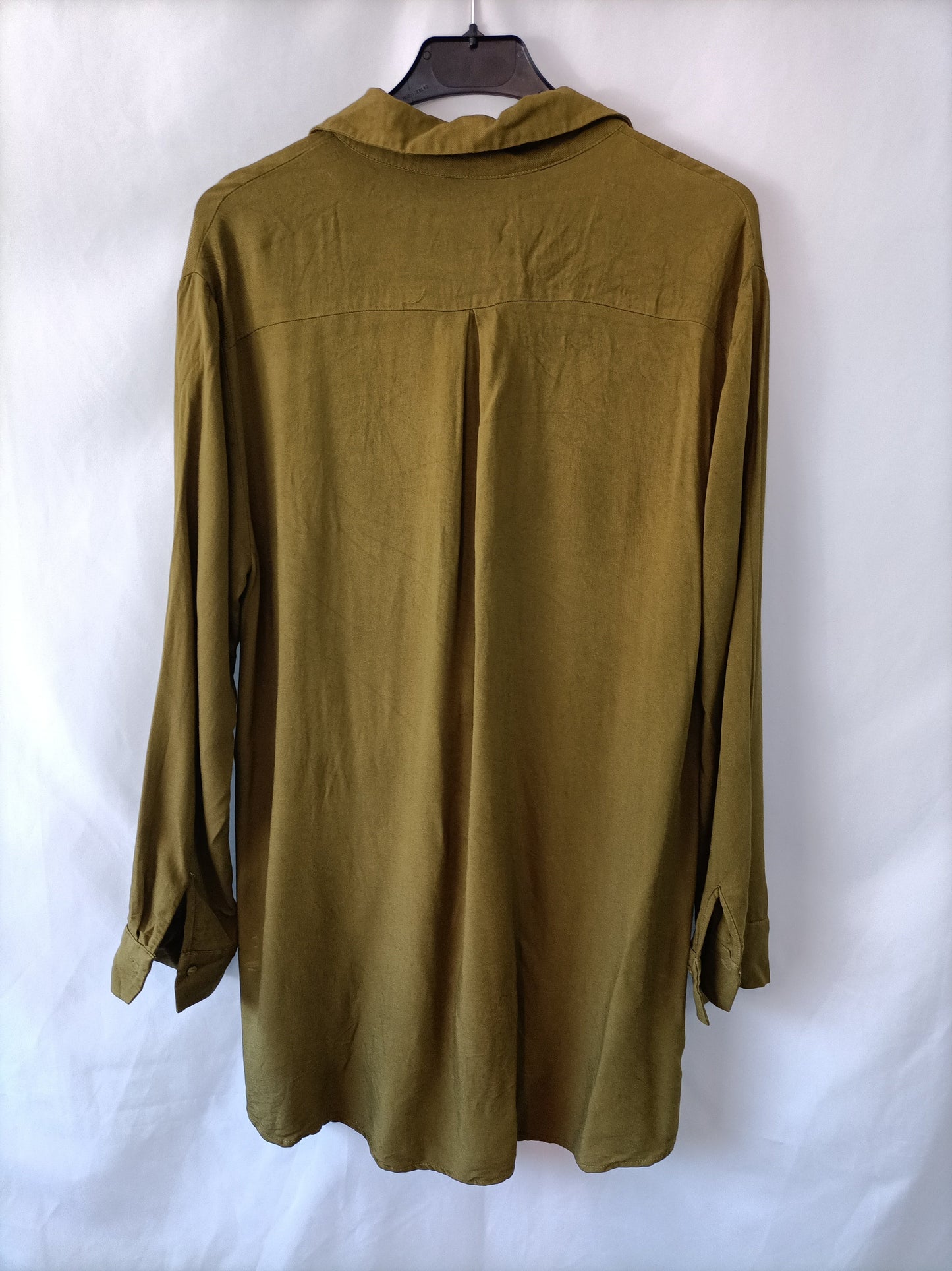 ZARA. vestido/blusa verde lazada T.s (TARA)