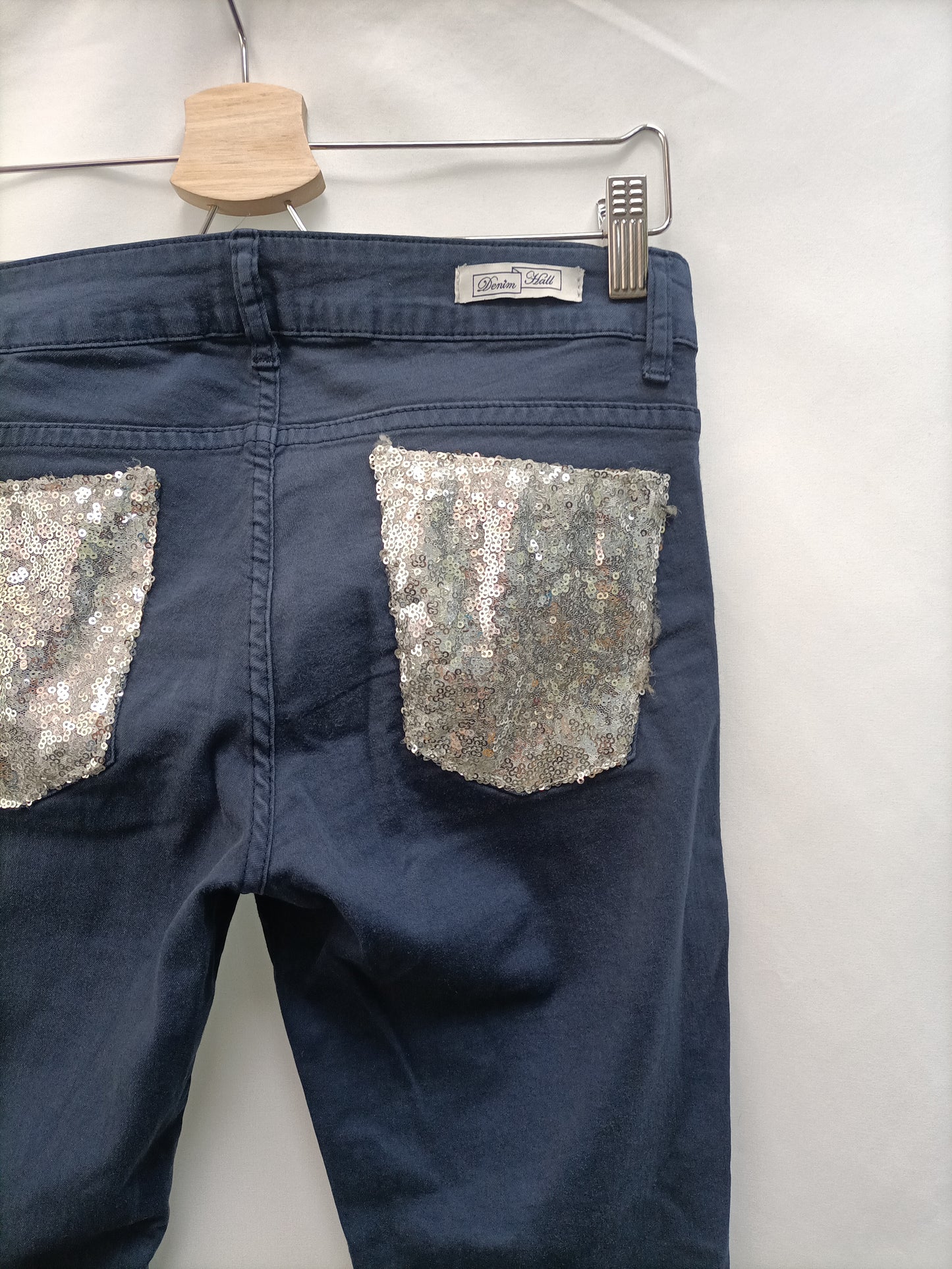 DENIM HALL. Pantalon azul marino bolsillos lentejuelas T. 40 (cintura 38)