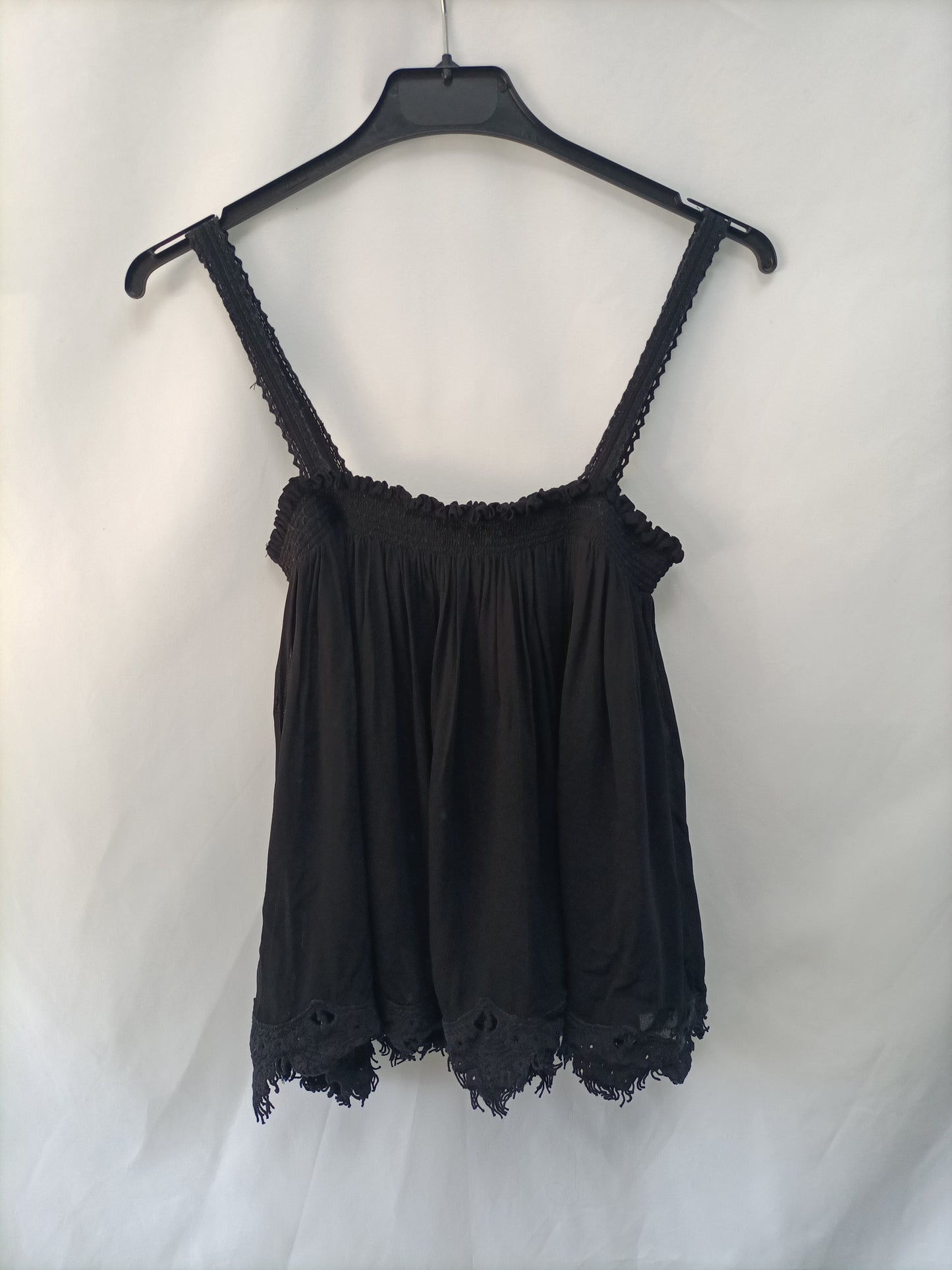 ZARA.Top negro detalles croché T.m