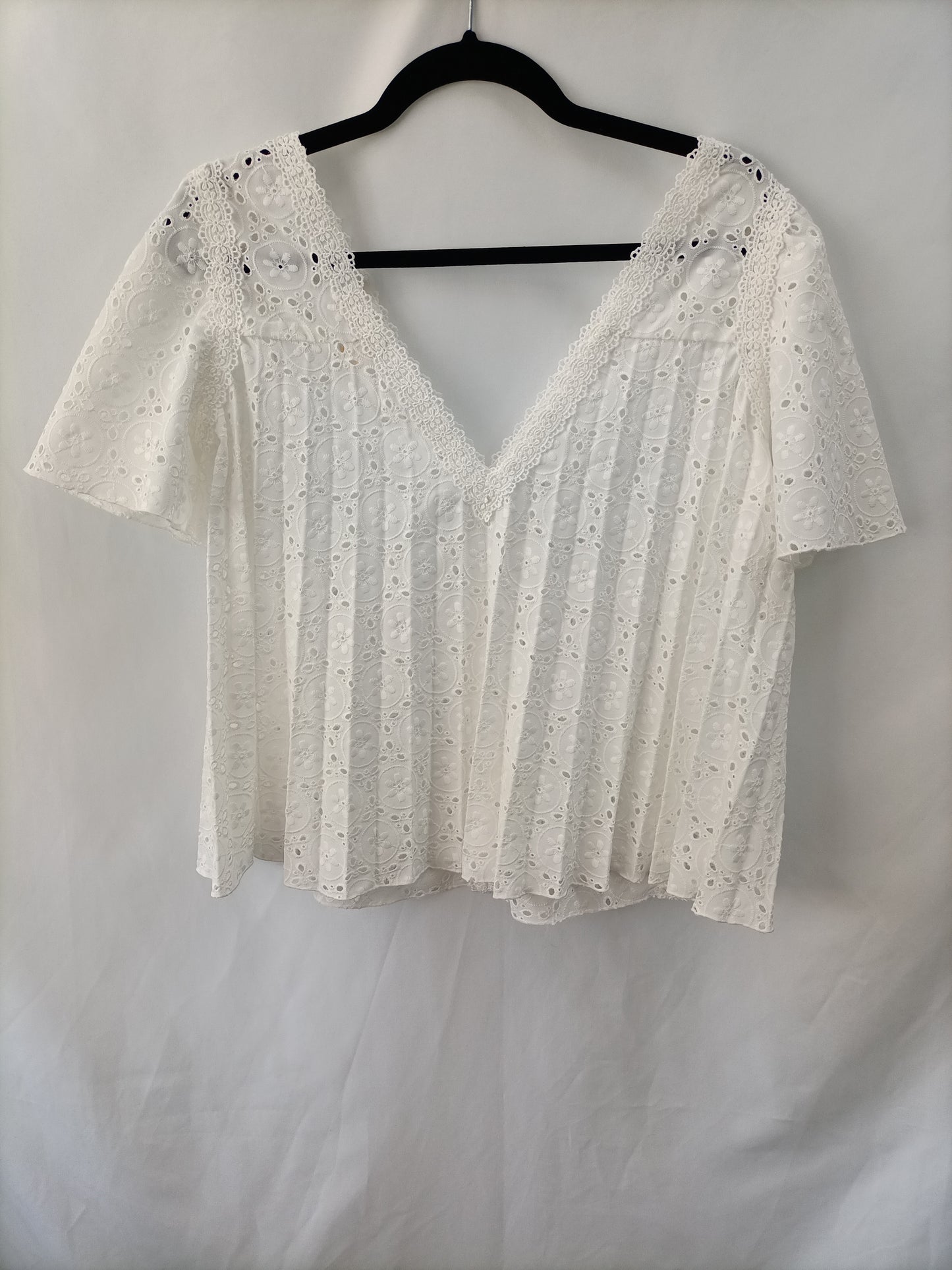 SEZANE. Blusa blanca troquelada T.36