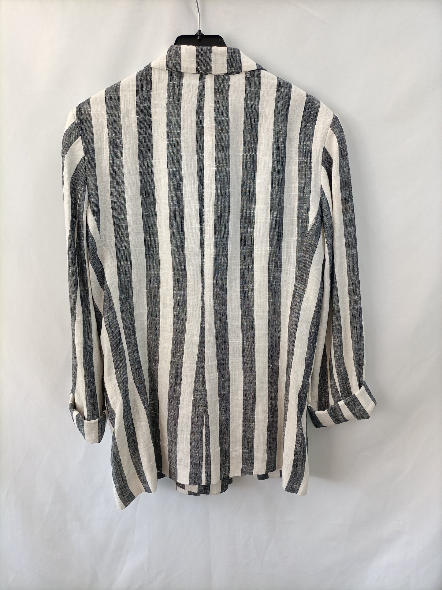 BERSHKA. Blazer rayas T.s