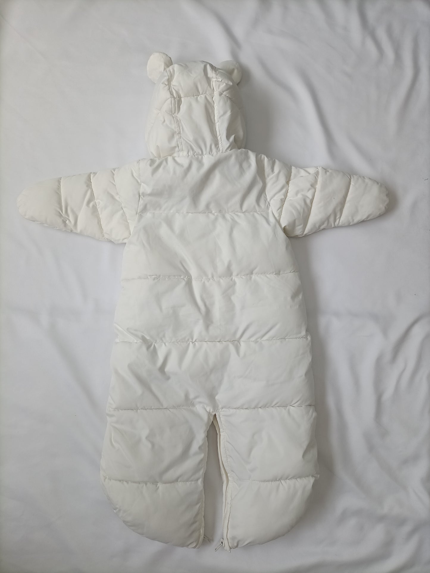 H&M. Abrigo enterizo T.2-6meses