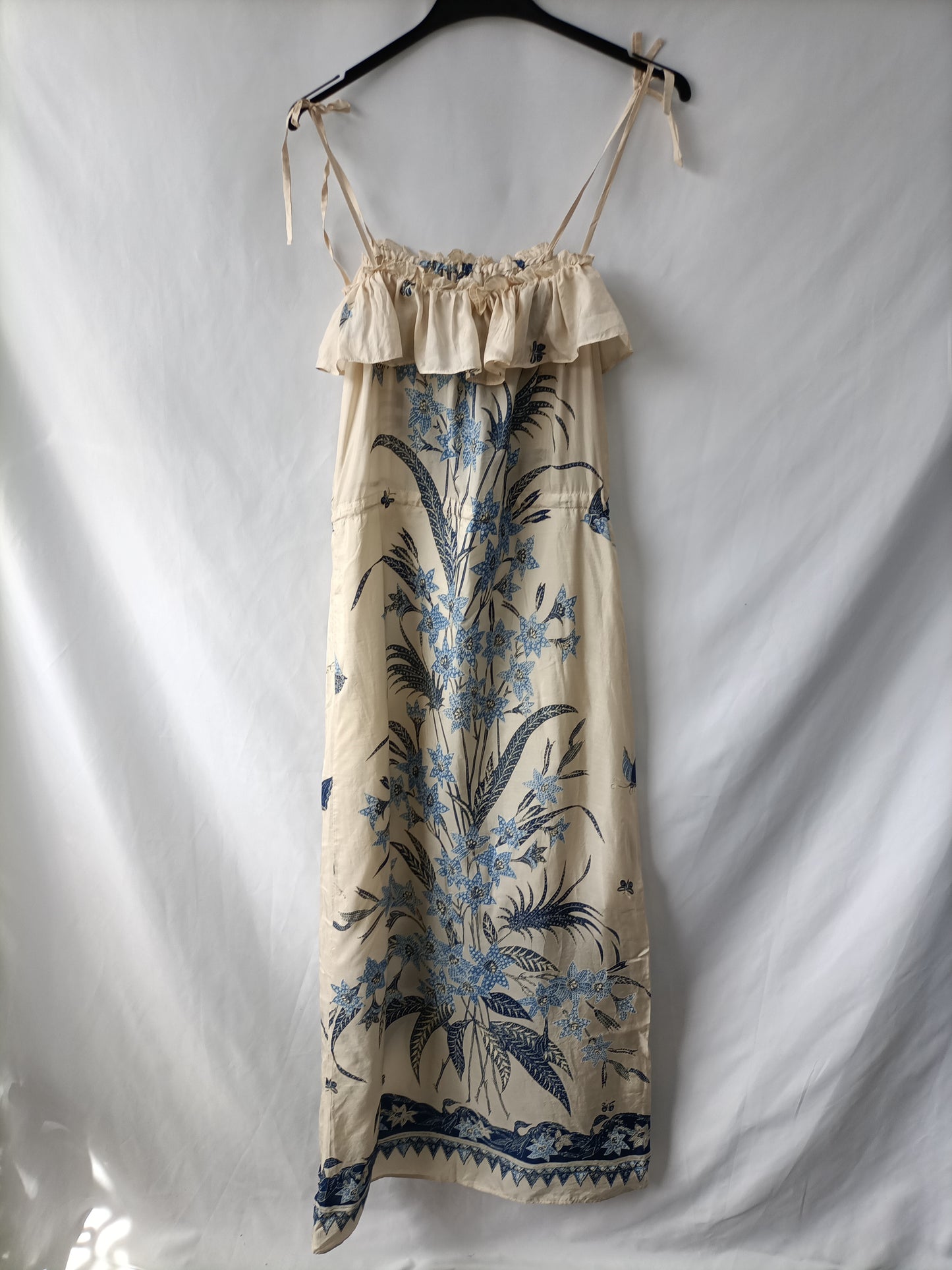 ZARA. Vestido beige flores. T.xs