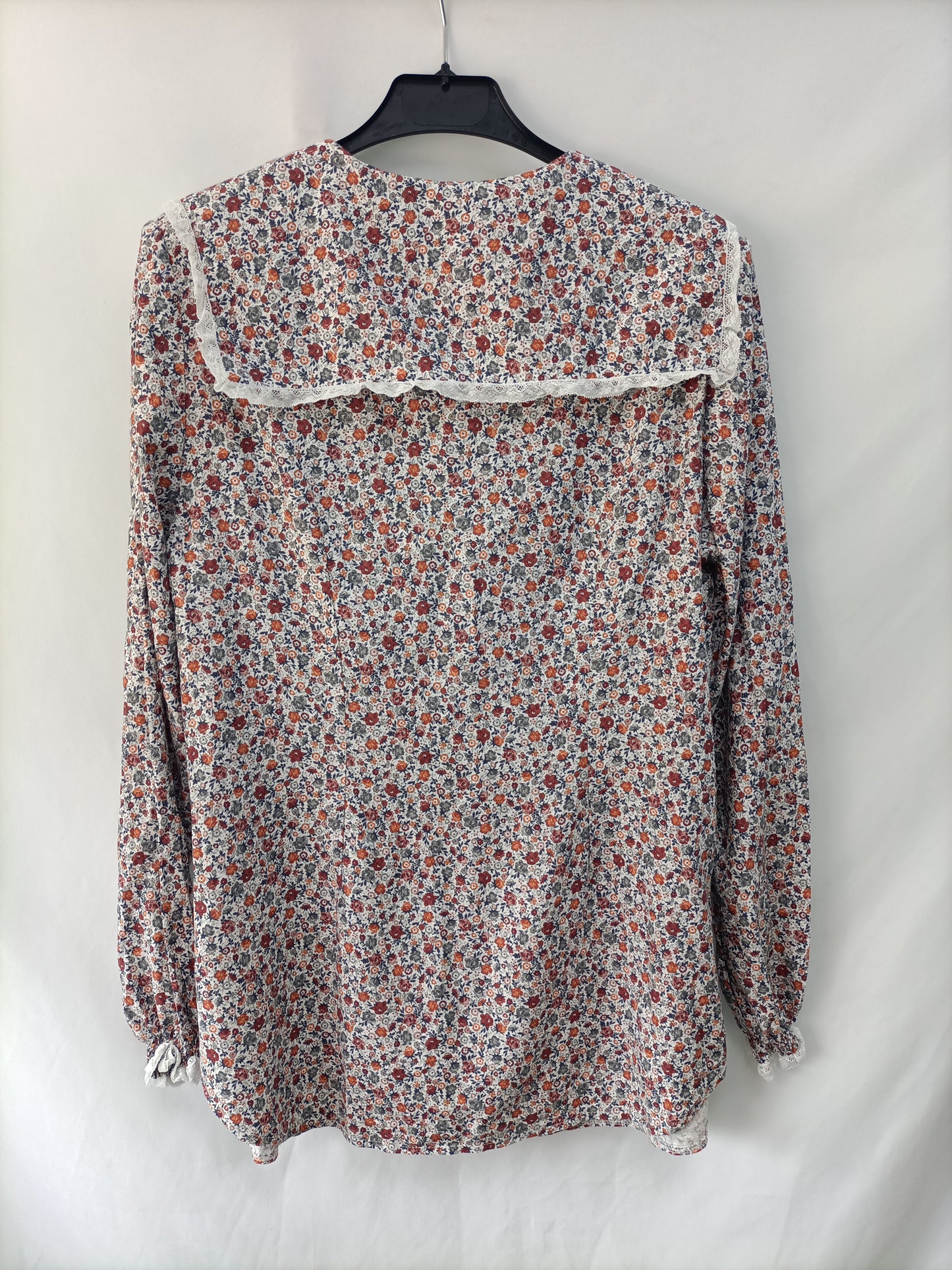 BAMBOO. Floral blouse with baby collar Ts