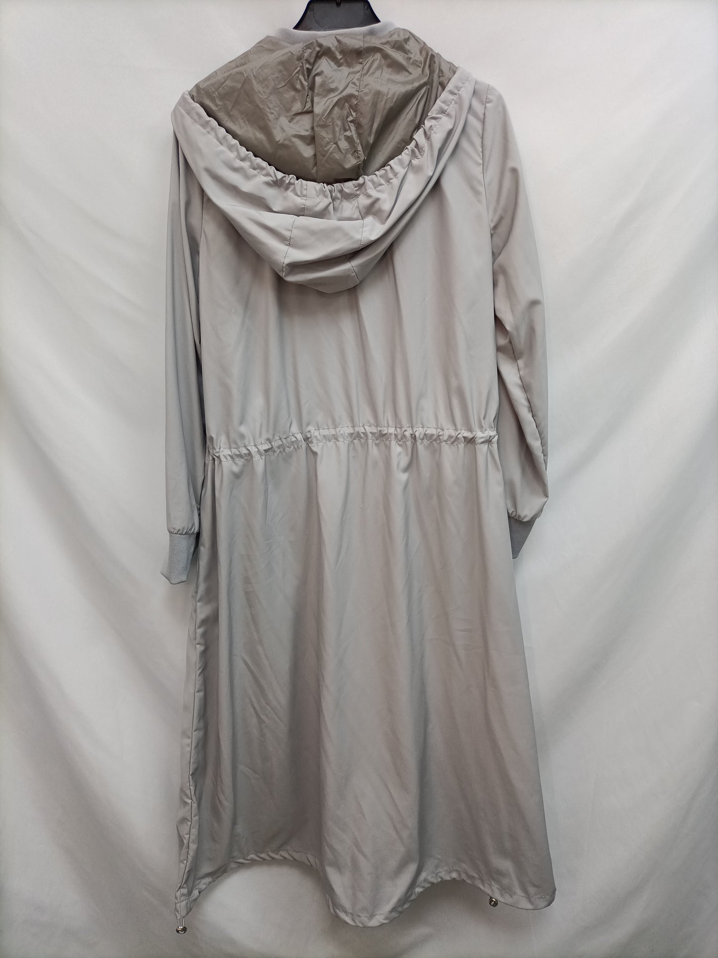 AMITE. Cortavientos gris largo T.s