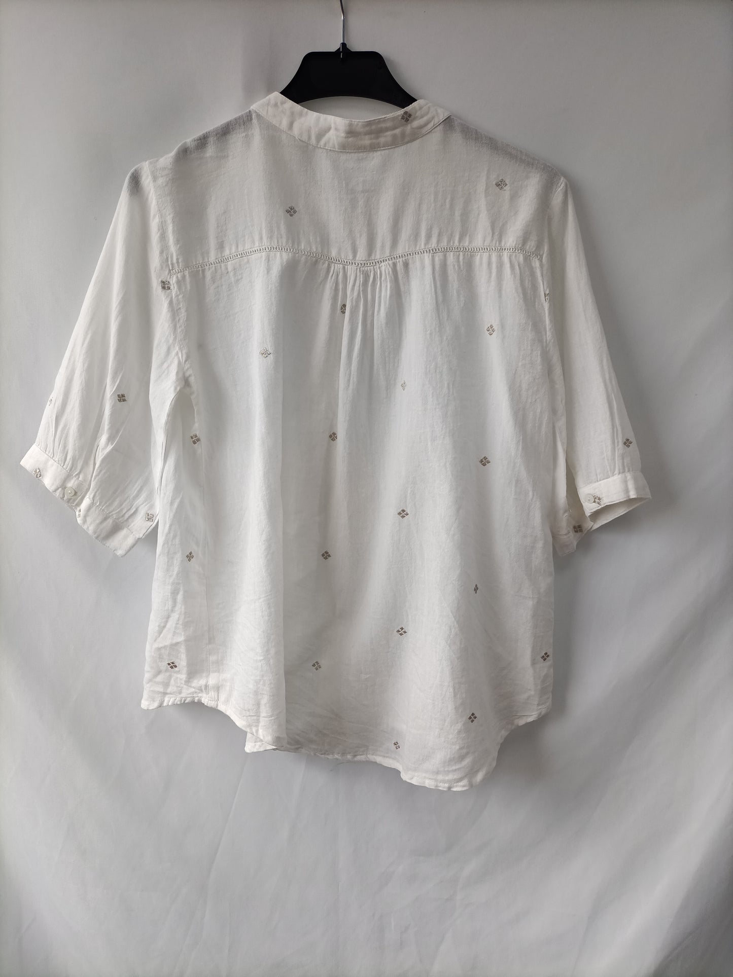 MADE WITH LOVE. Blusas blanca bordada T.s/m