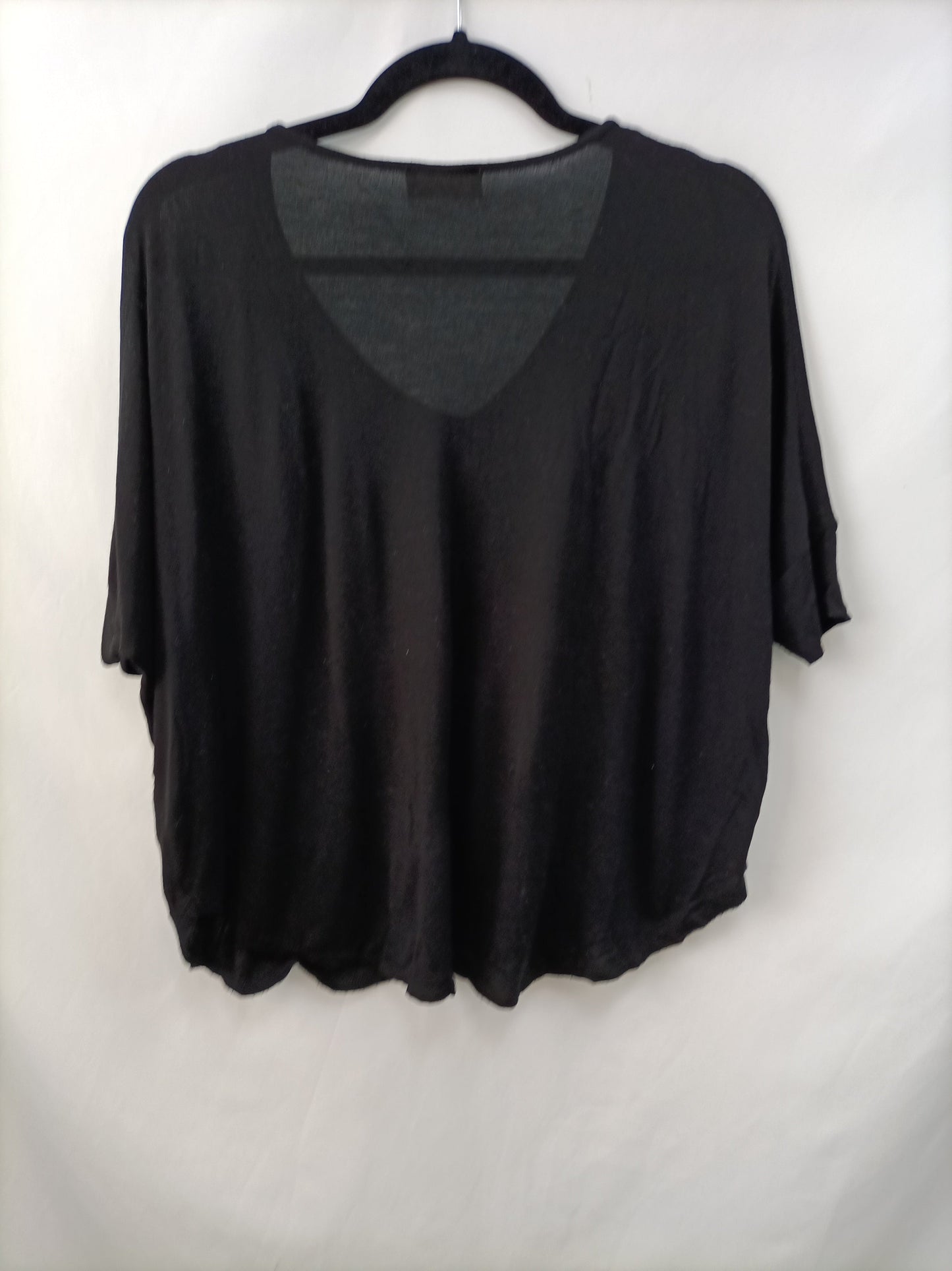 ZARA. Camiseta negra fluida T.s