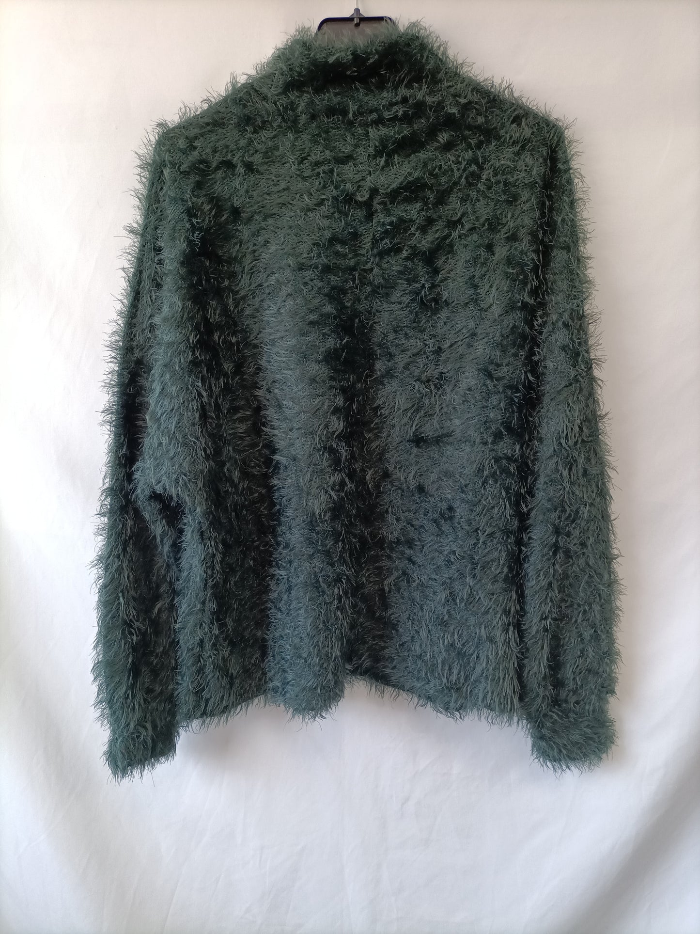 MANGO. Jersey verde pelito T.m