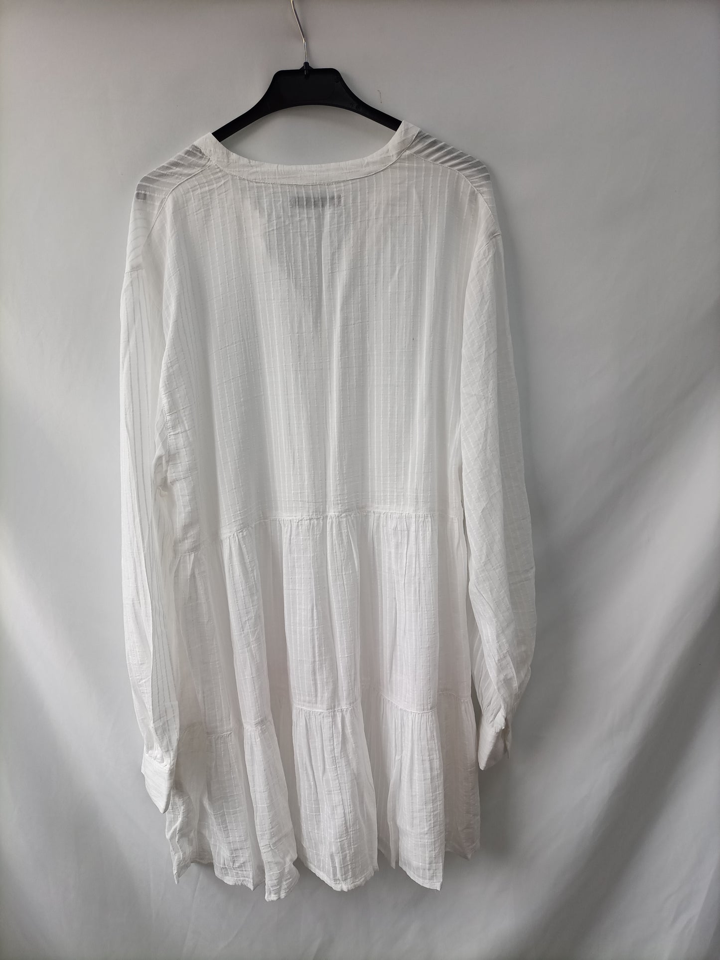 PULL&BEAR. Vestido blanco textura T.l