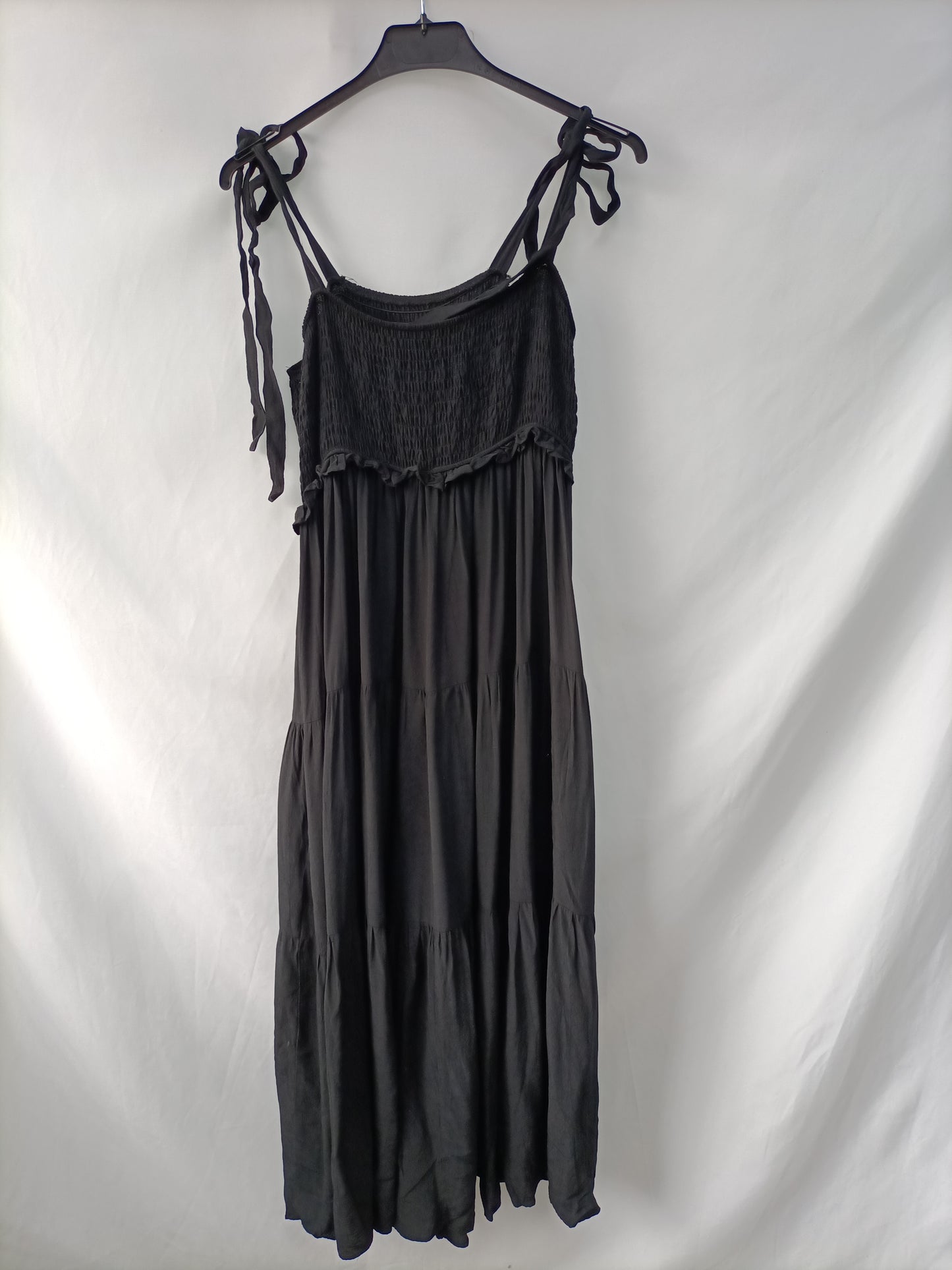 ZARA. Vestido Fluido negro T.l