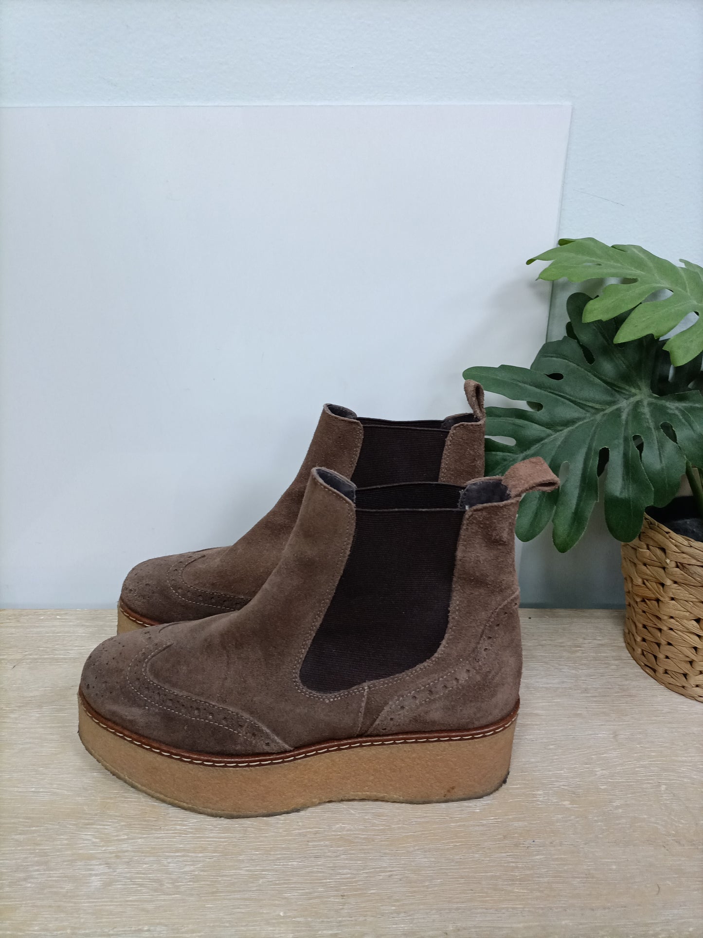 OTRAS. Botines marrones Plataforma T.38