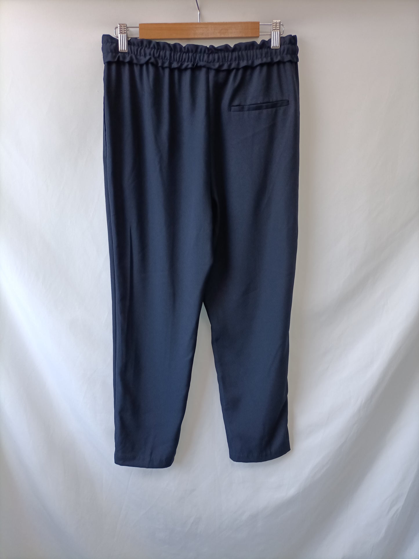 ZARA. Pantalón fluido azul T.m
