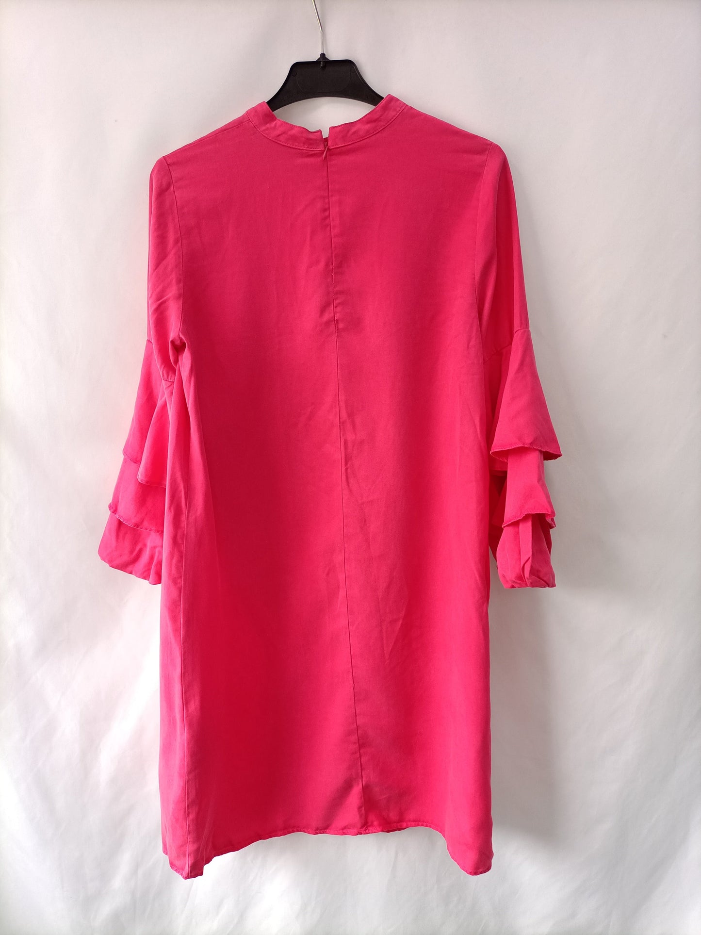 ZARA. Pink dress with ruffled sleeves T.xs