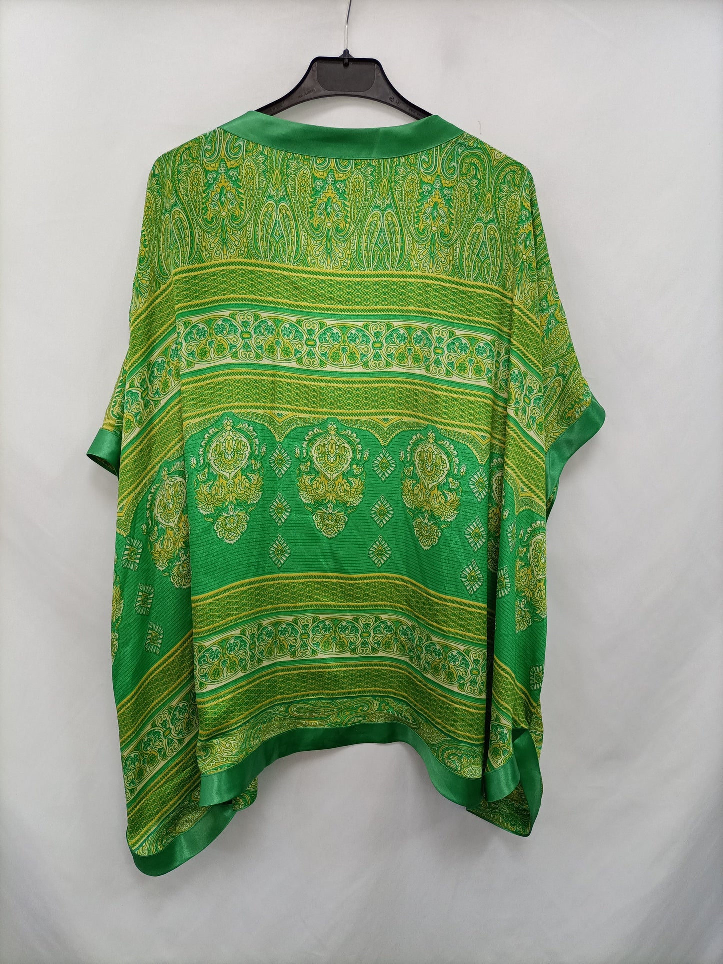 PURANEGRA. Kimono verde fluido T.u