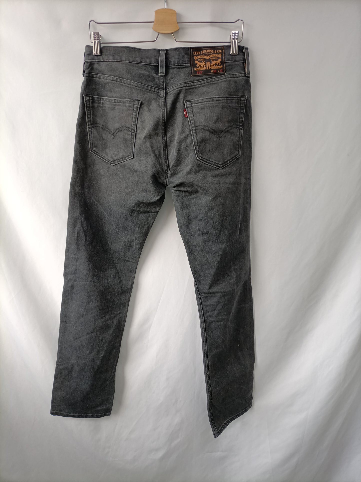 LEVI'S. Pantalón gris denim T.30(40)
