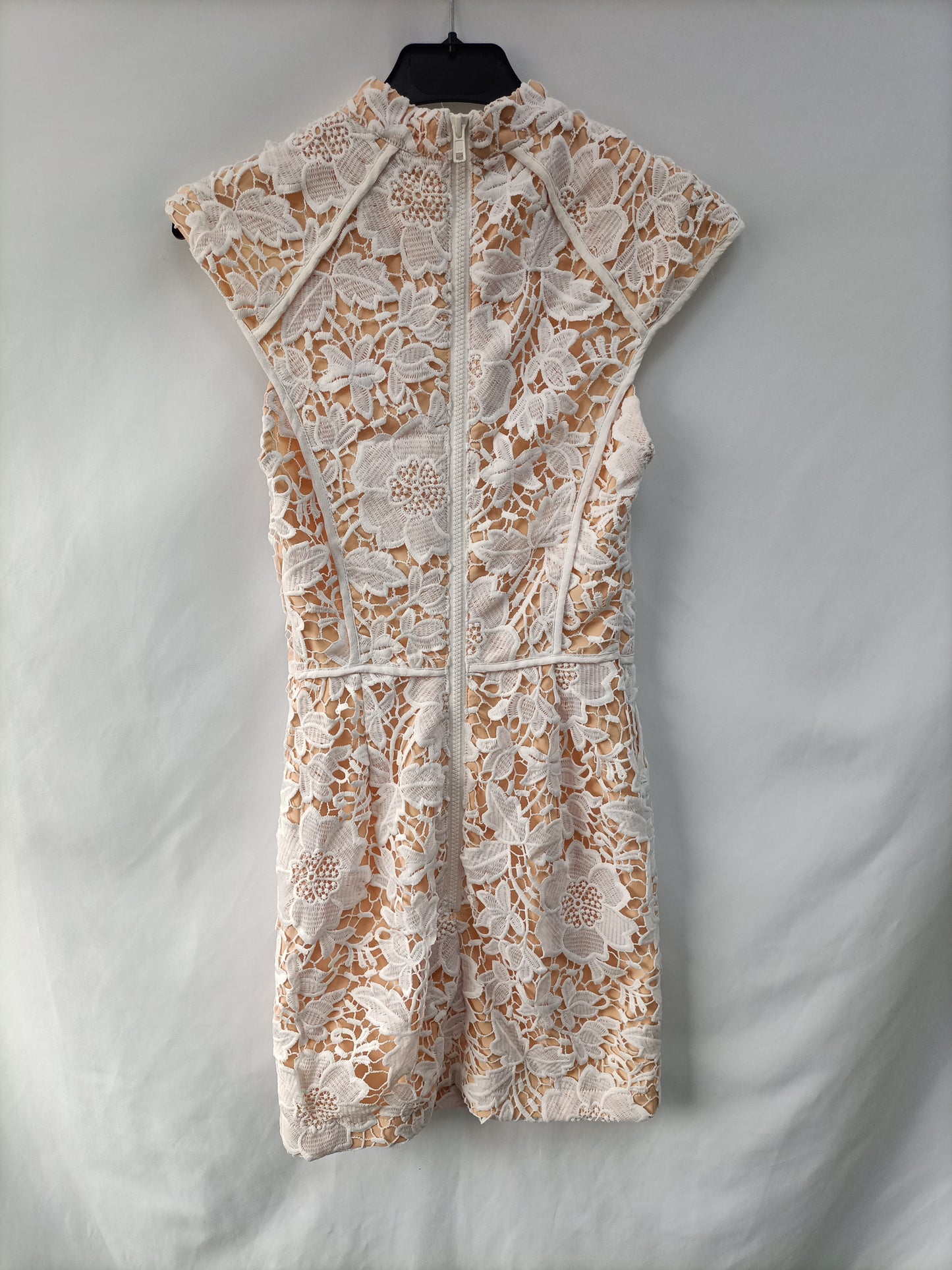 CAMEO. White lace and jeige dress T.xs