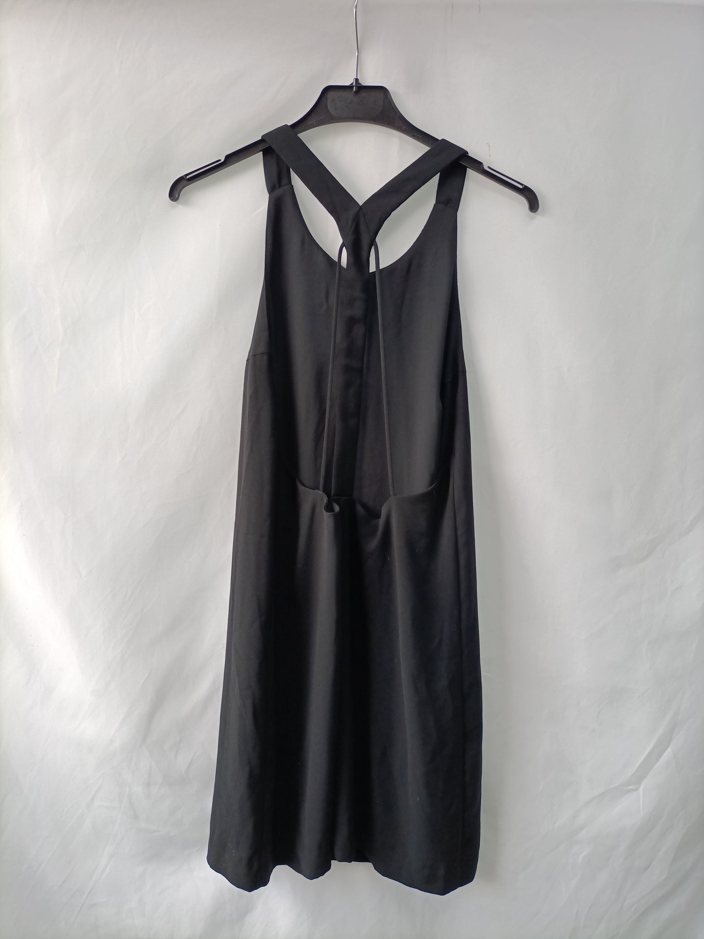 MANGO. Vestido negro espalda tiras T.m