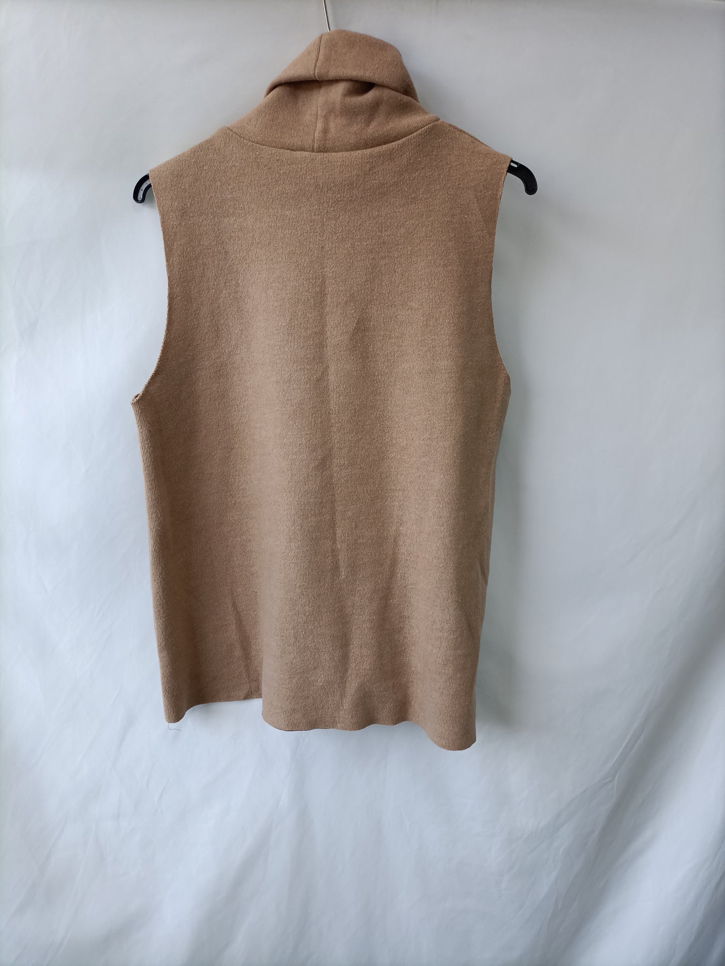 ZARA. Top beige punto T.l