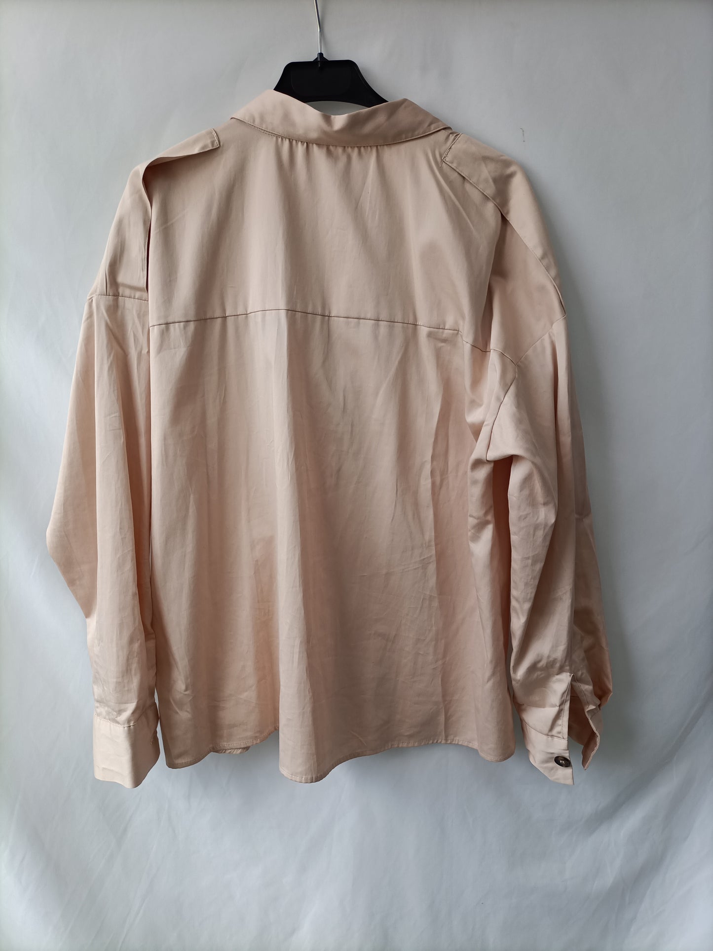 ZARA. Blusa beige fluida T.l