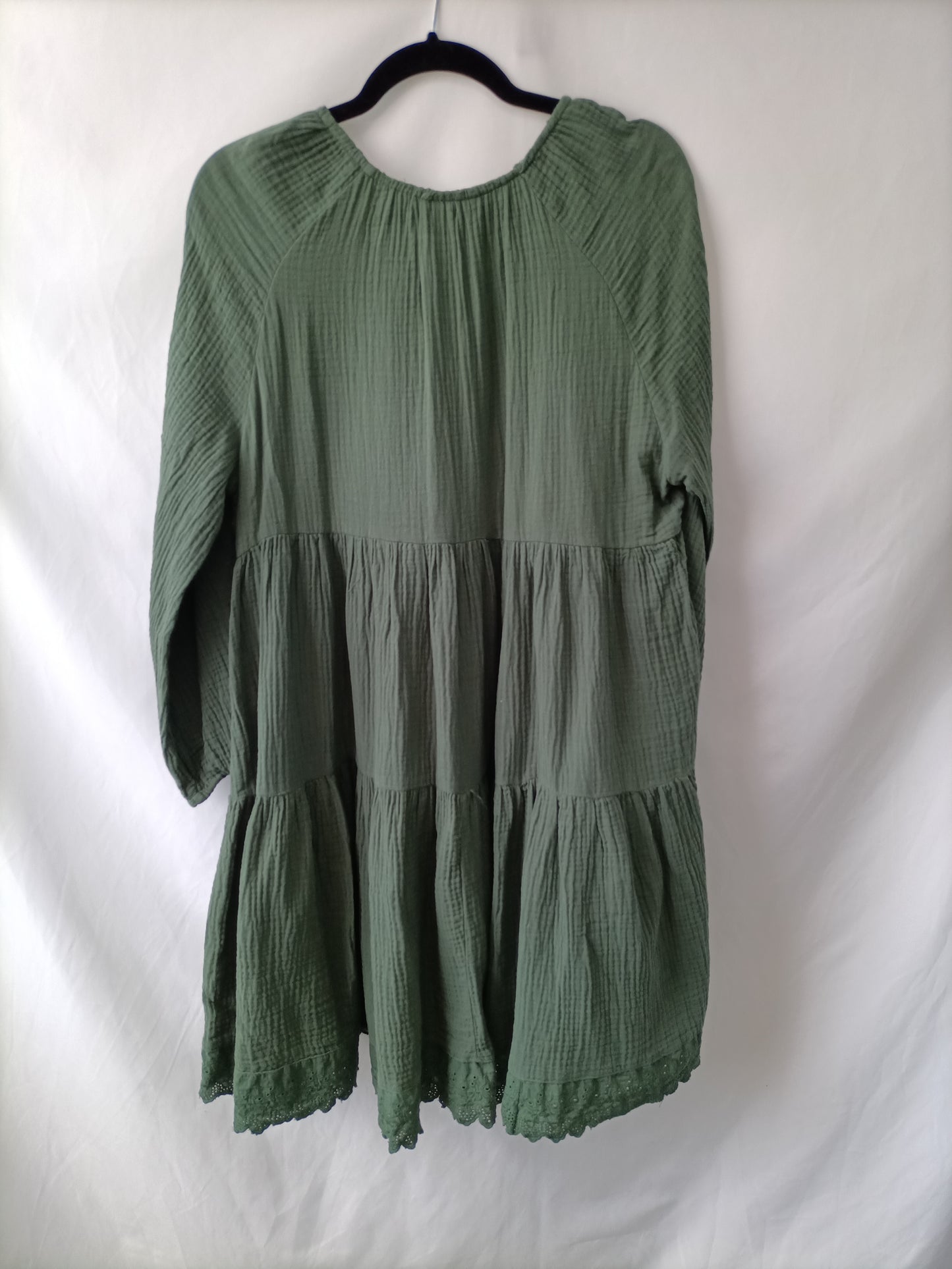 JAASE. Vestido verde bordado T.l