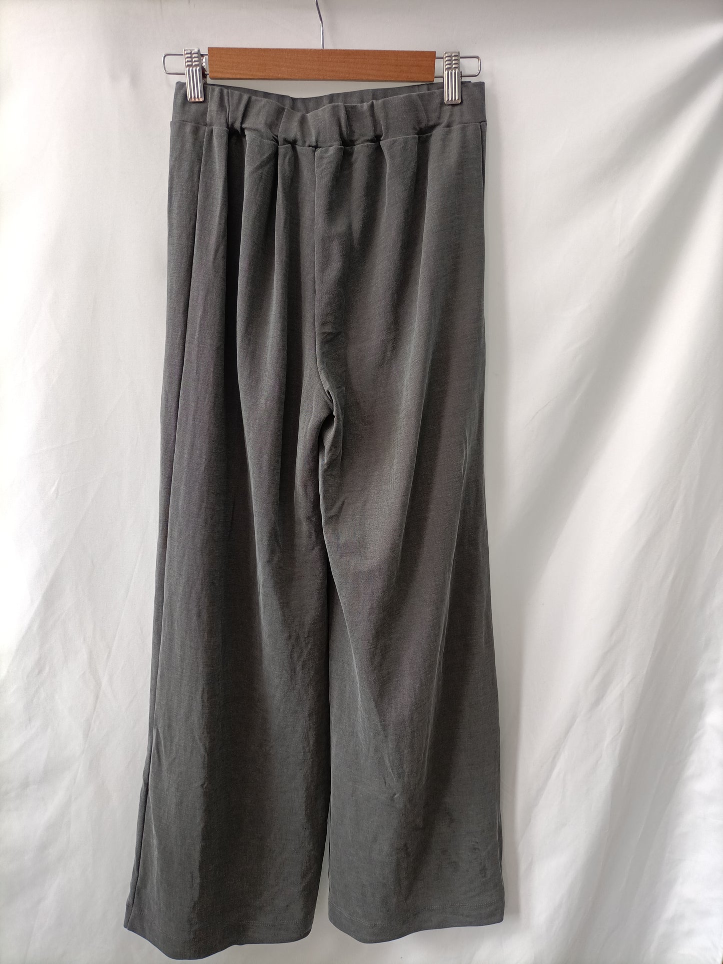 ZARA. Flowy grey trousers Tm