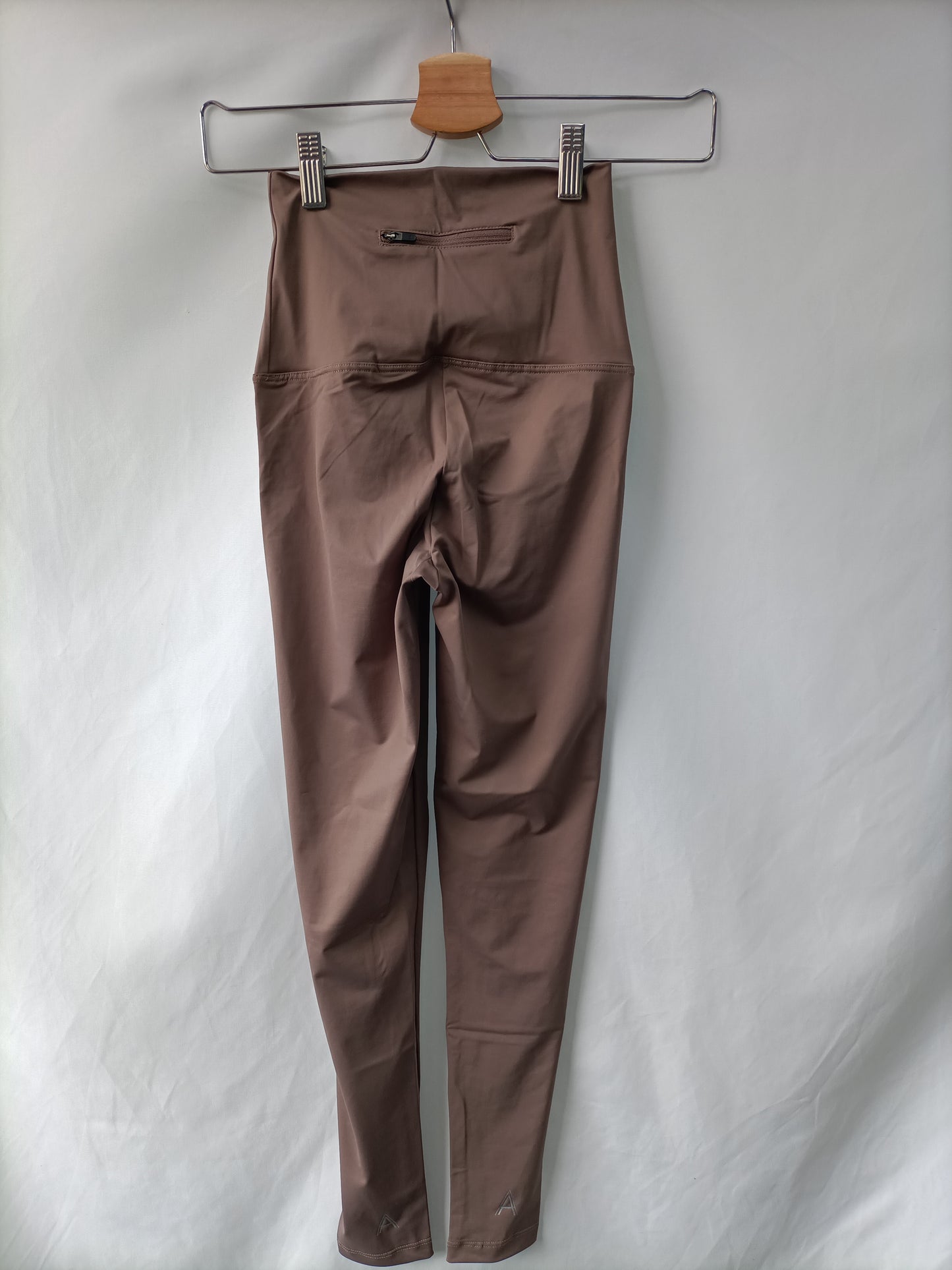 HERE APPAREL. T.xs brown leggings