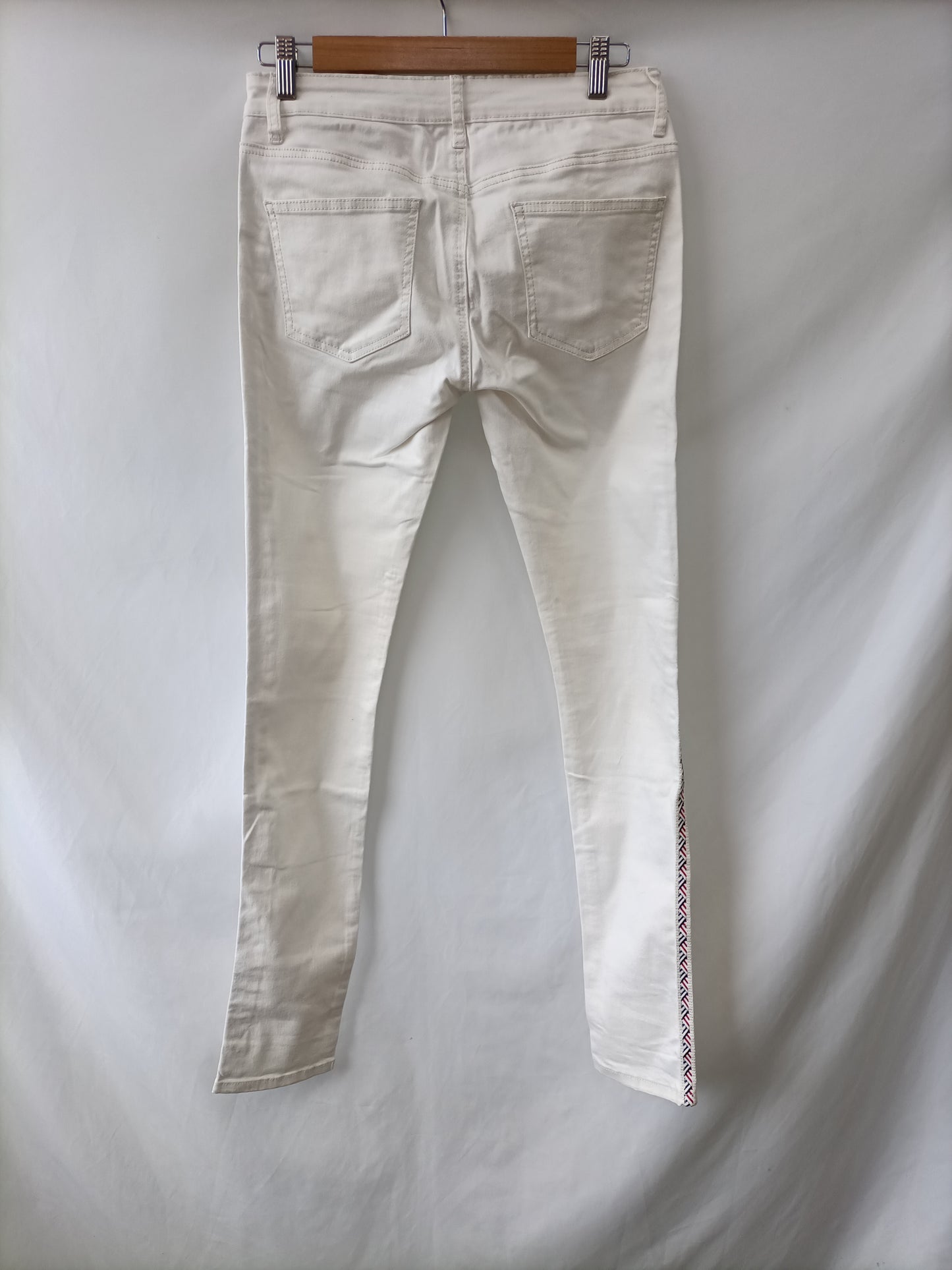 KOOKAï. White skinny pants with embroidered sides, size 36