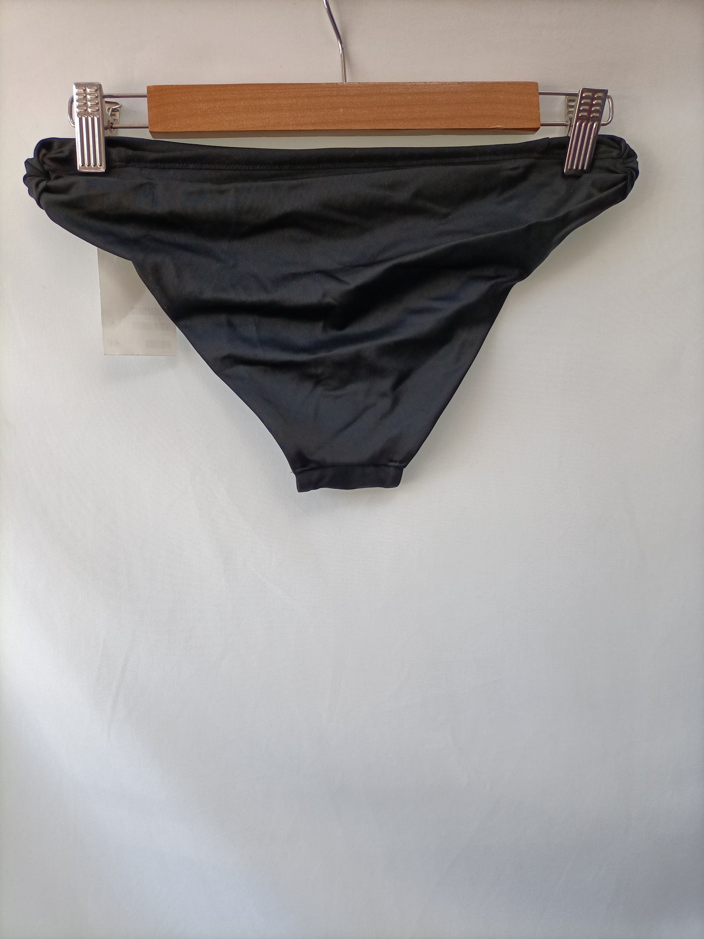 H&M.Bikini parte de abajo negra T.34