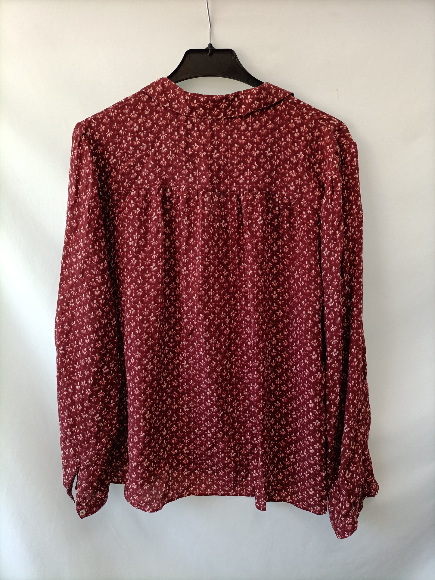 MASSIMO DUTTI.Blusa burdeos T.42