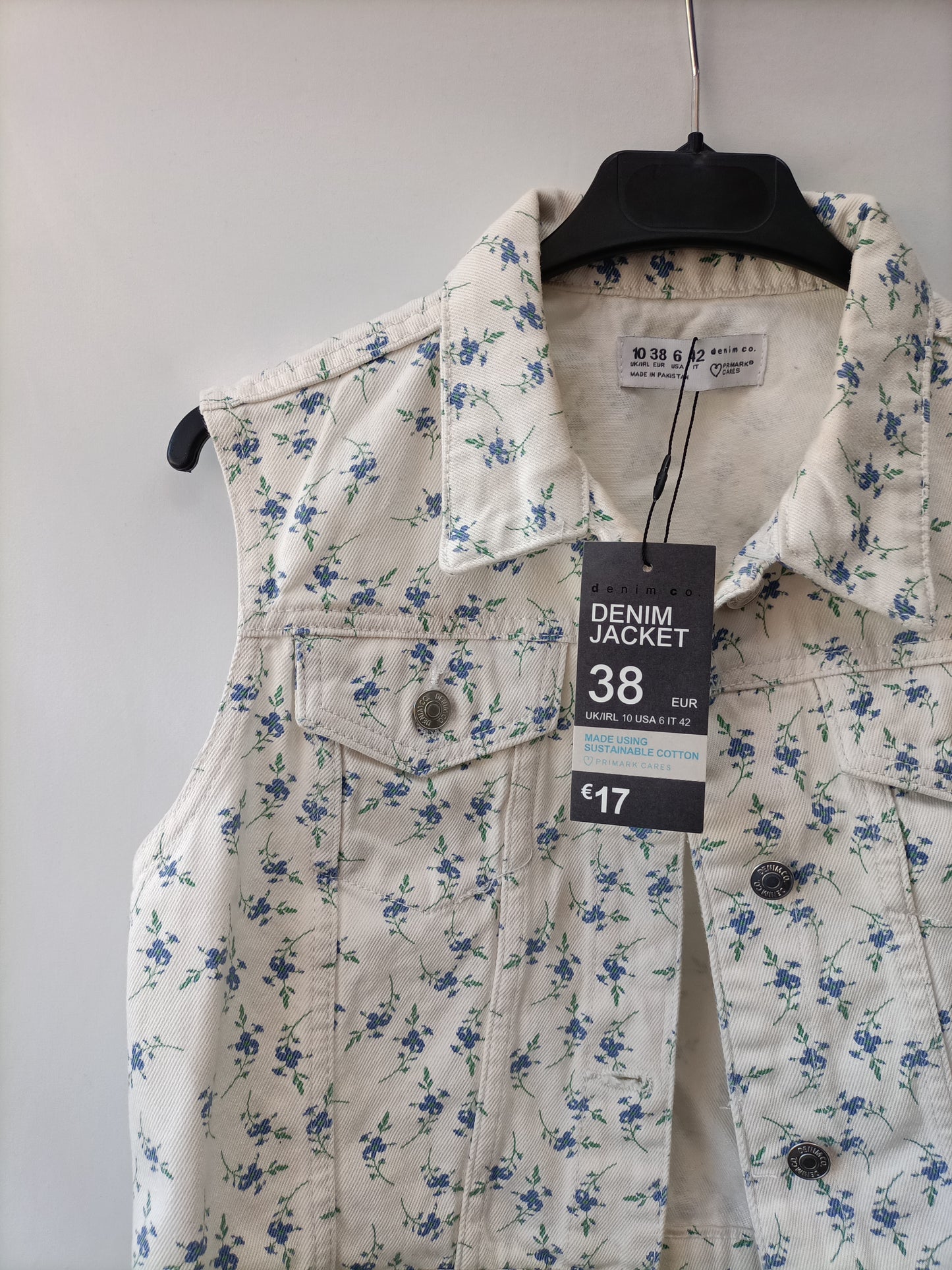 PRIMARK.Chaleco denim florecitas T.38