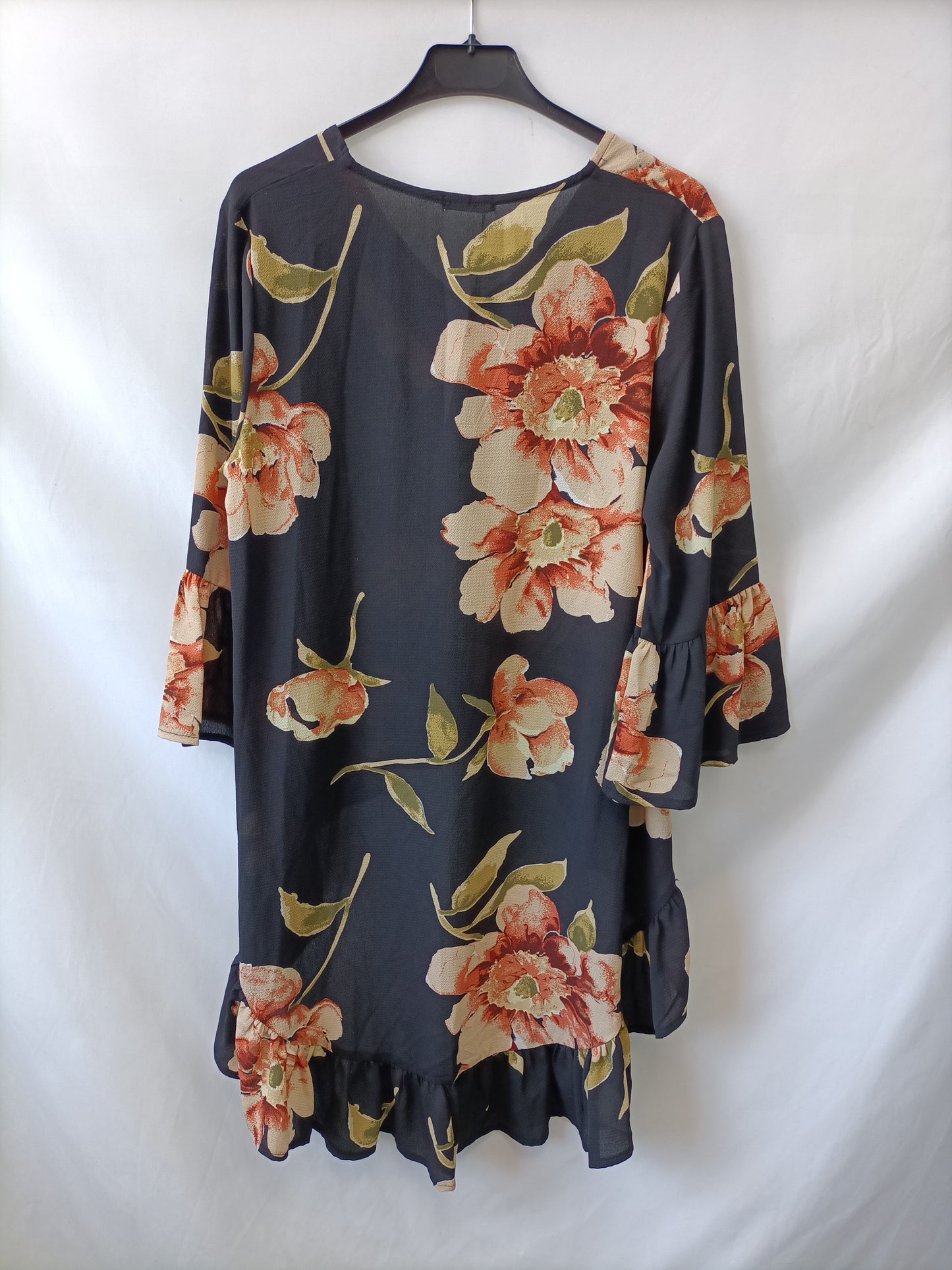 ROMAN.Top asimétrico negro flores T.40