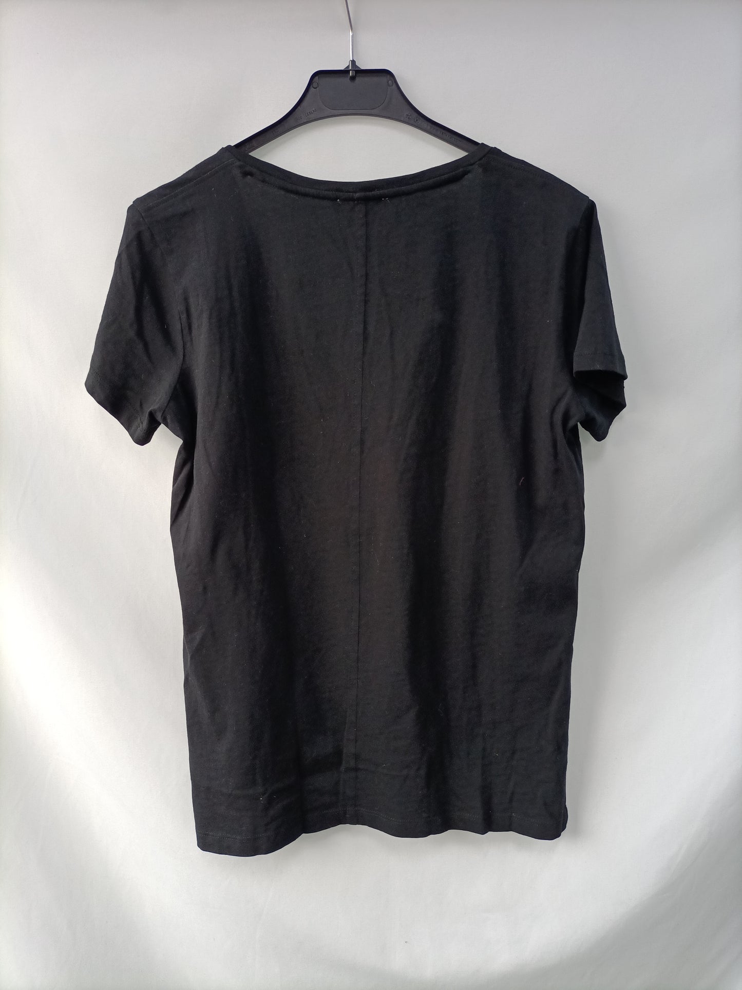 ZARA. Camiseta negra T.m