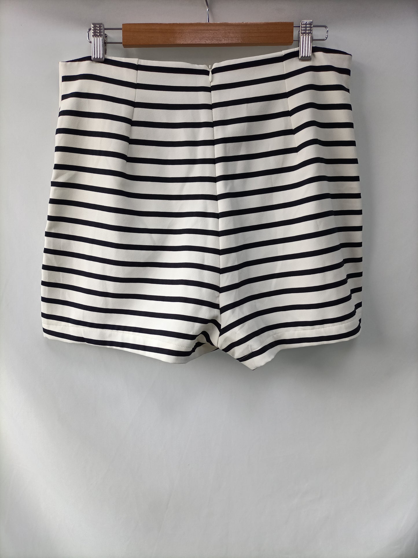 ZARA. Falda pantalón rayas T.l